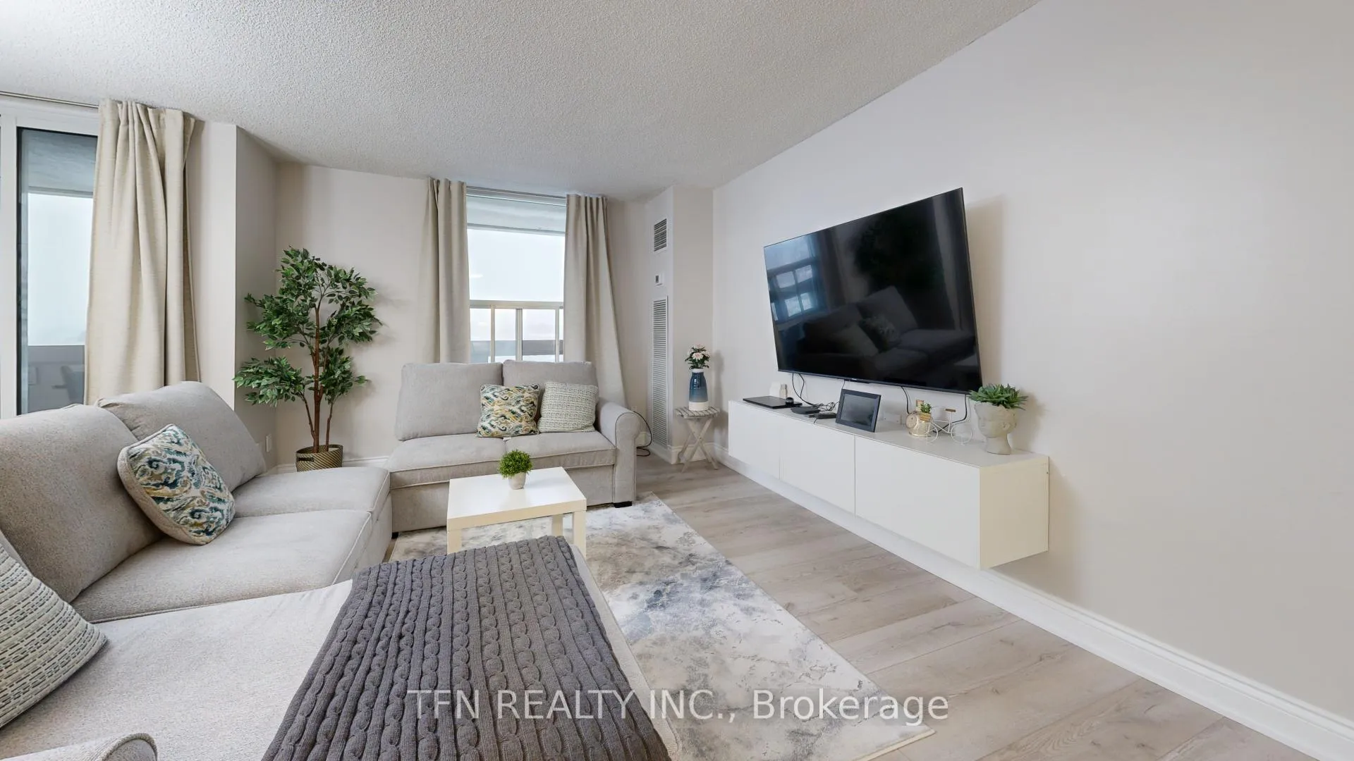 Photo 7 of Unit 1105, 60 Inverlochy Boulevard, Markham, Royal Orchard — HOMEH