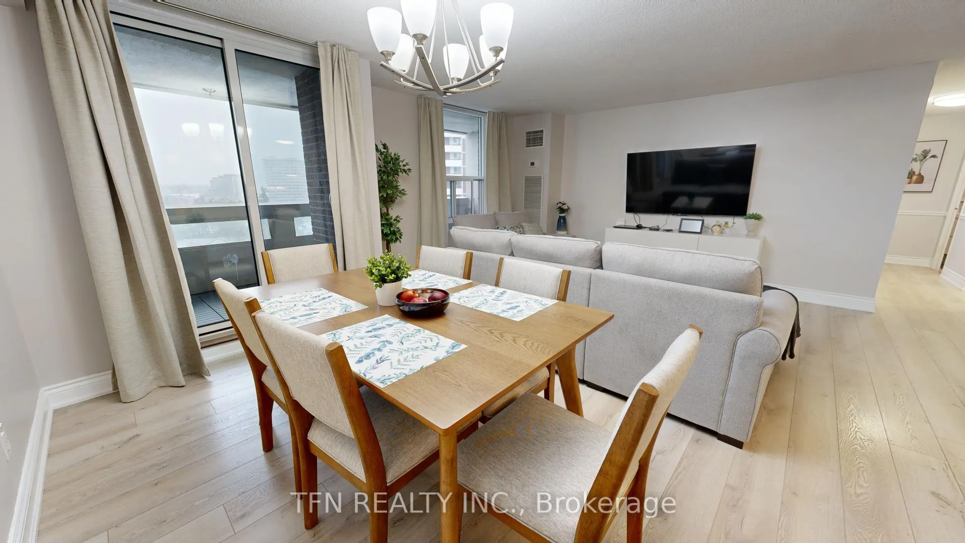 Photo 8 of Unit 1105, 60 Inverlochy Boulevard, Markham, Royal Orchard — HOMEH