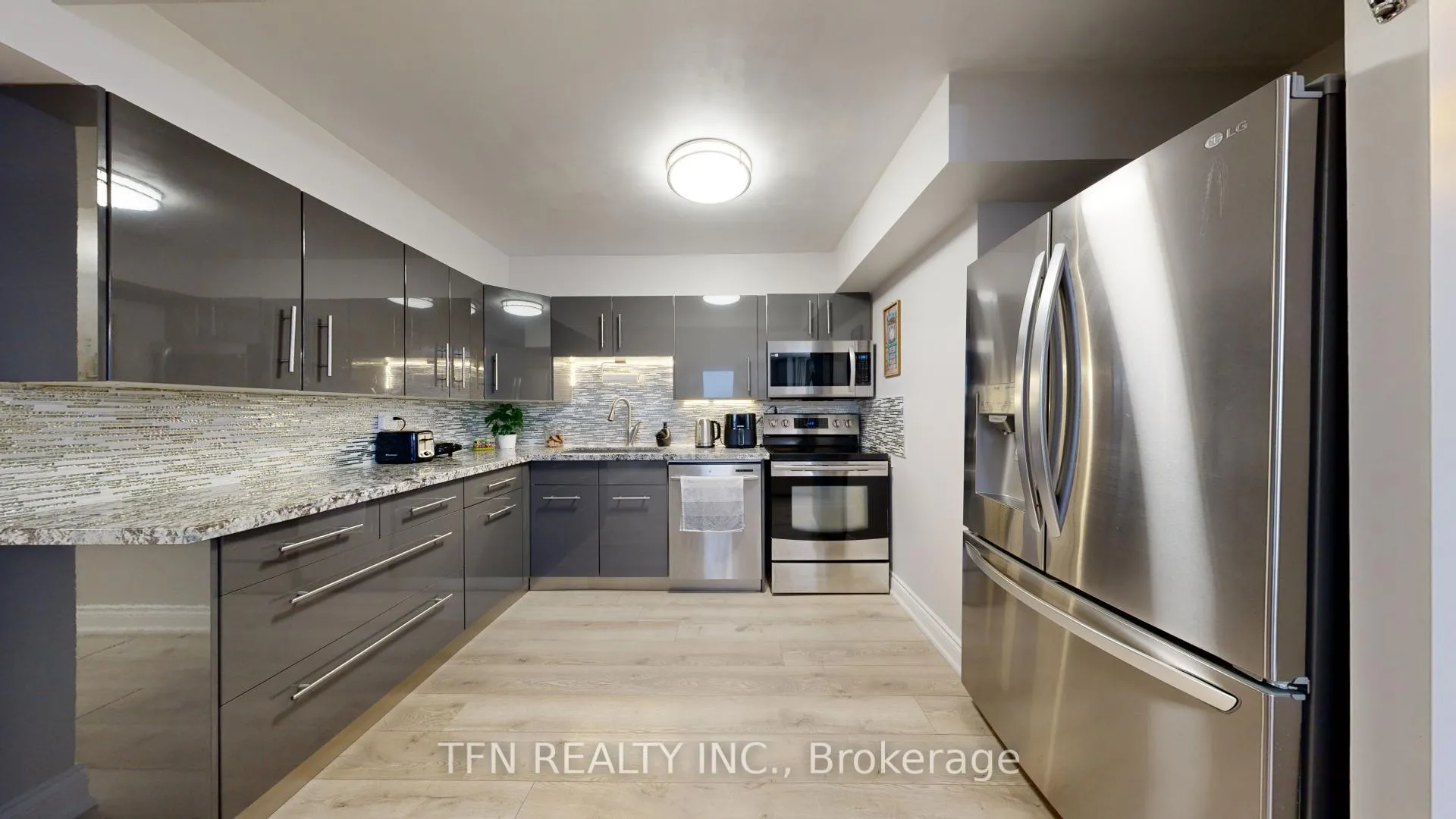 Photo 12 of Unit 1105, 60 Inverlochy Boulevard, Markham, Royal Orchard — HOMEH
