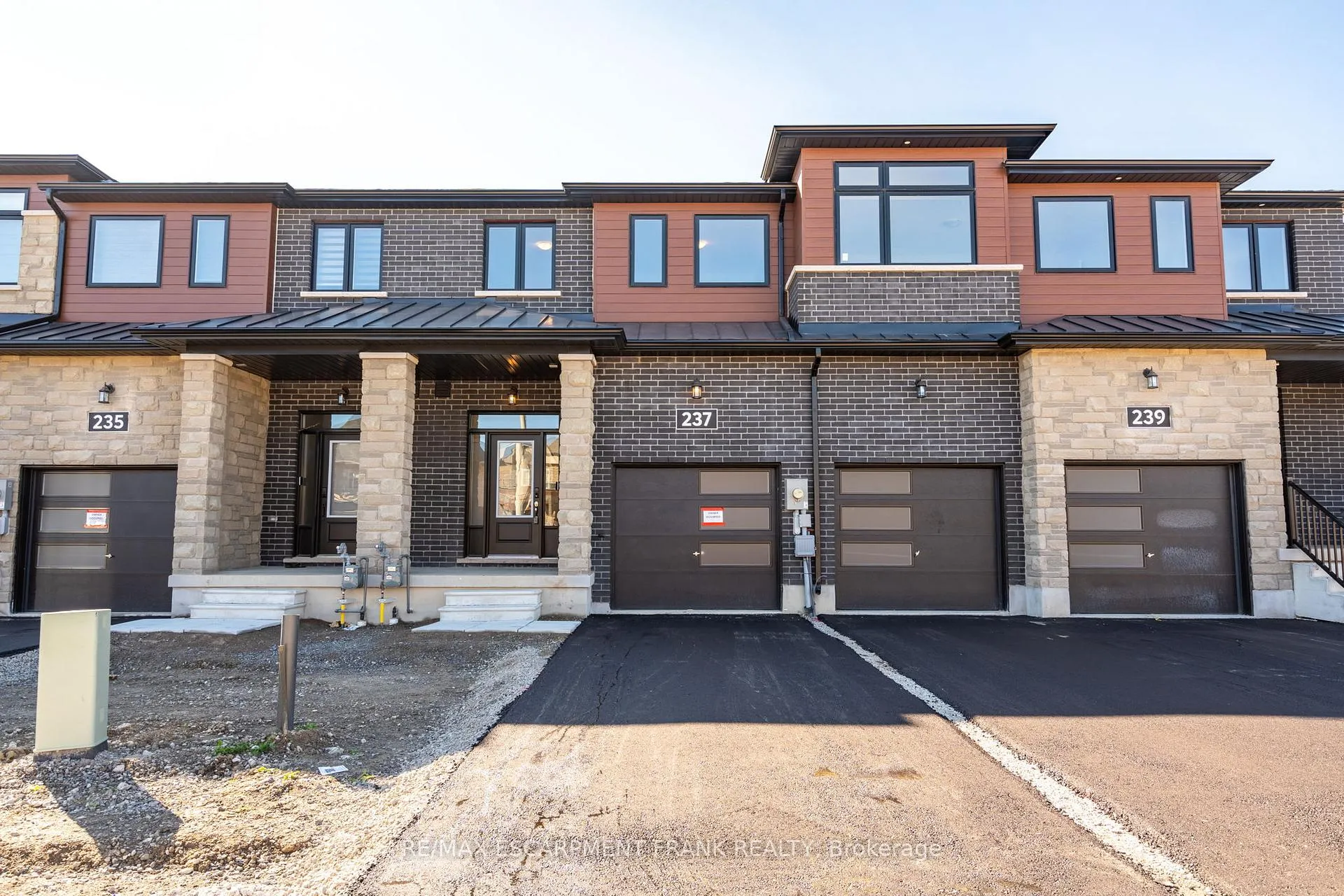 Photo 1 of 237 Lormont Boulevard, Hamilton, Stoney Creek Mountain — HOMEH