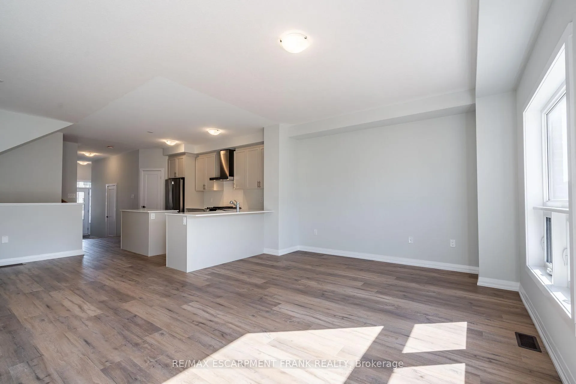 Photo 24 of 237 Lormont Boulevard, Hamilton, Stoney Creek Mountain — HOMEH