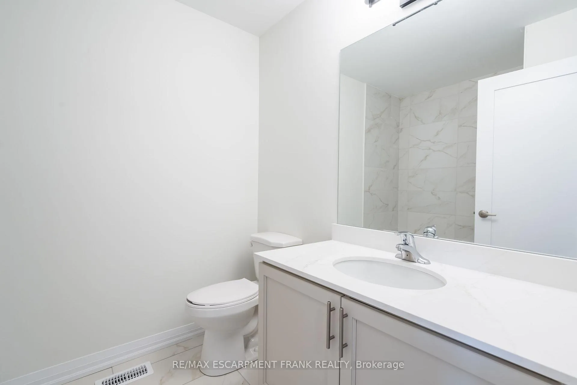 Photo 26 of 237 Lormont Boulevard, Hamilton, Stoney Creek Mountain — HOMEH
