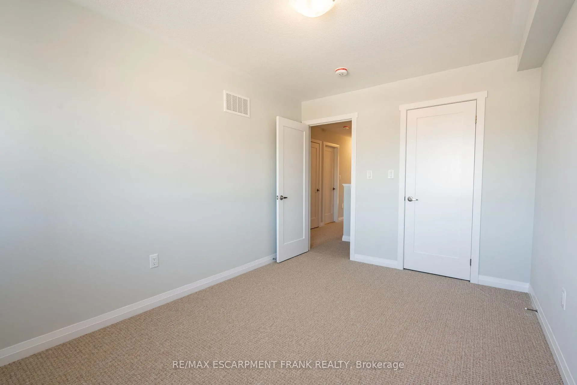 Photo 40 of 237 Lormont Boulevard, Hamilton, Stoney Creek Mountain — HOMEH