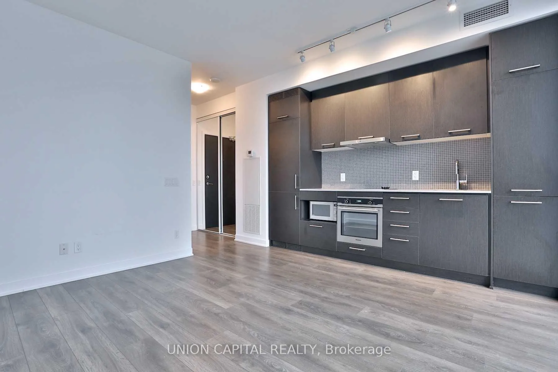 Photo 15 of Unit 1909, 87 Peter Street, Toronto, Waterfront Communities — HOMEH