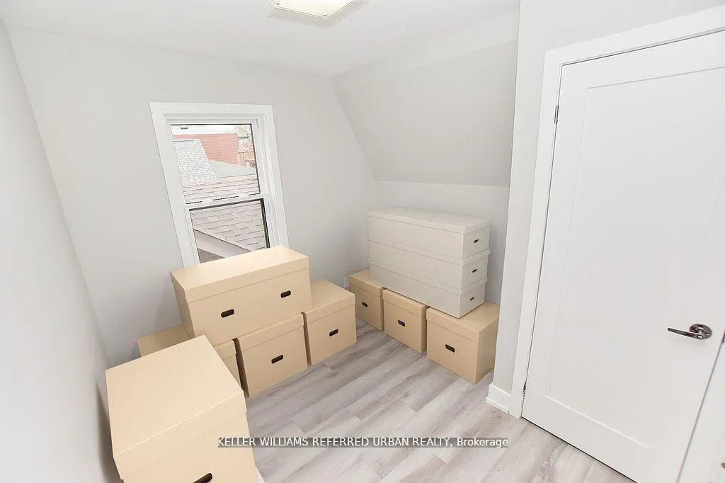 Photo 4 of Unit Upper, 911 Dovercourt Road, Toronto, Palmerston-Little Italy — HOMEH