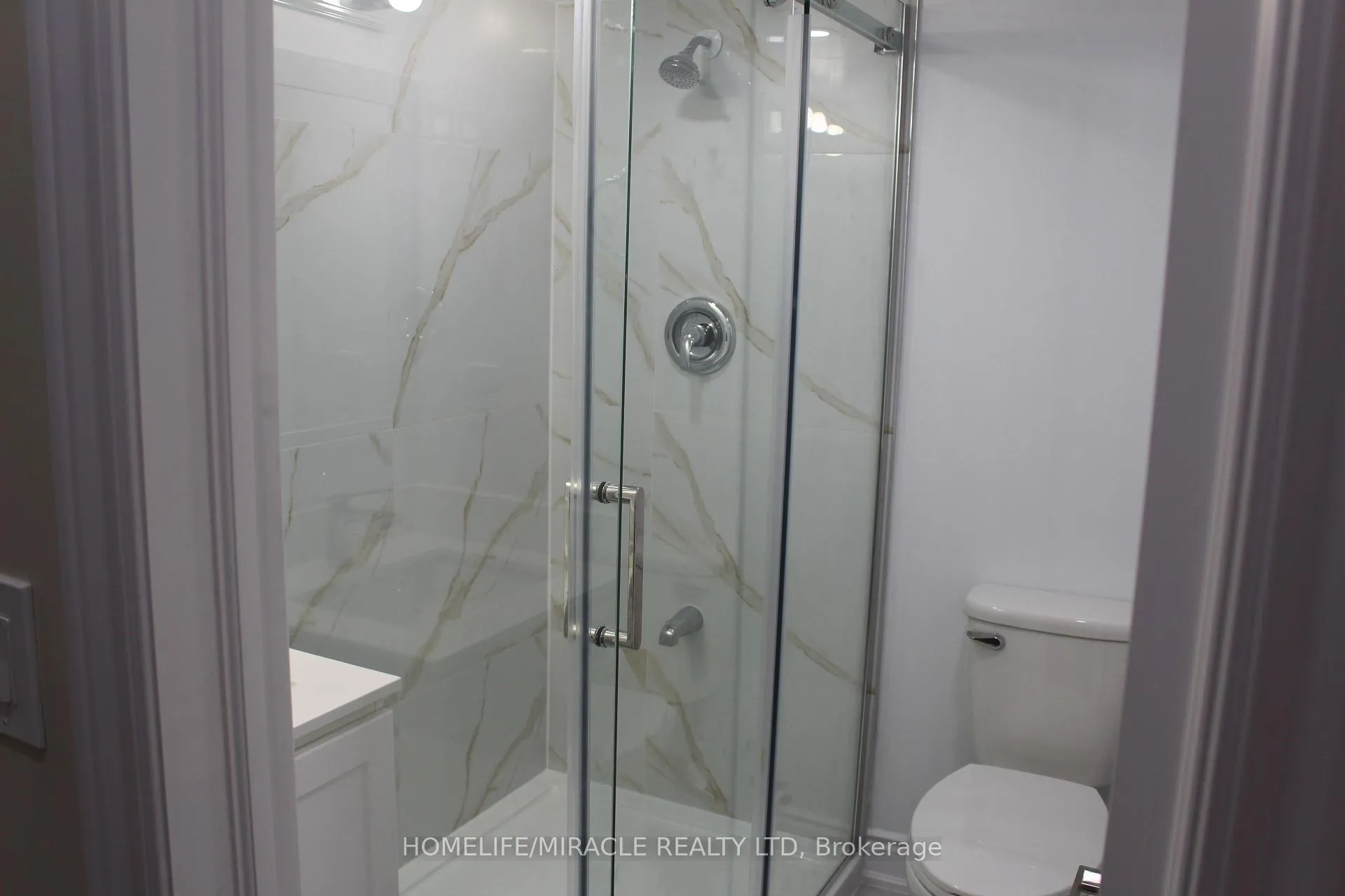 Photo 5 of Unit b, 323 Falling Green Crescent, Kitchener — HOMEH