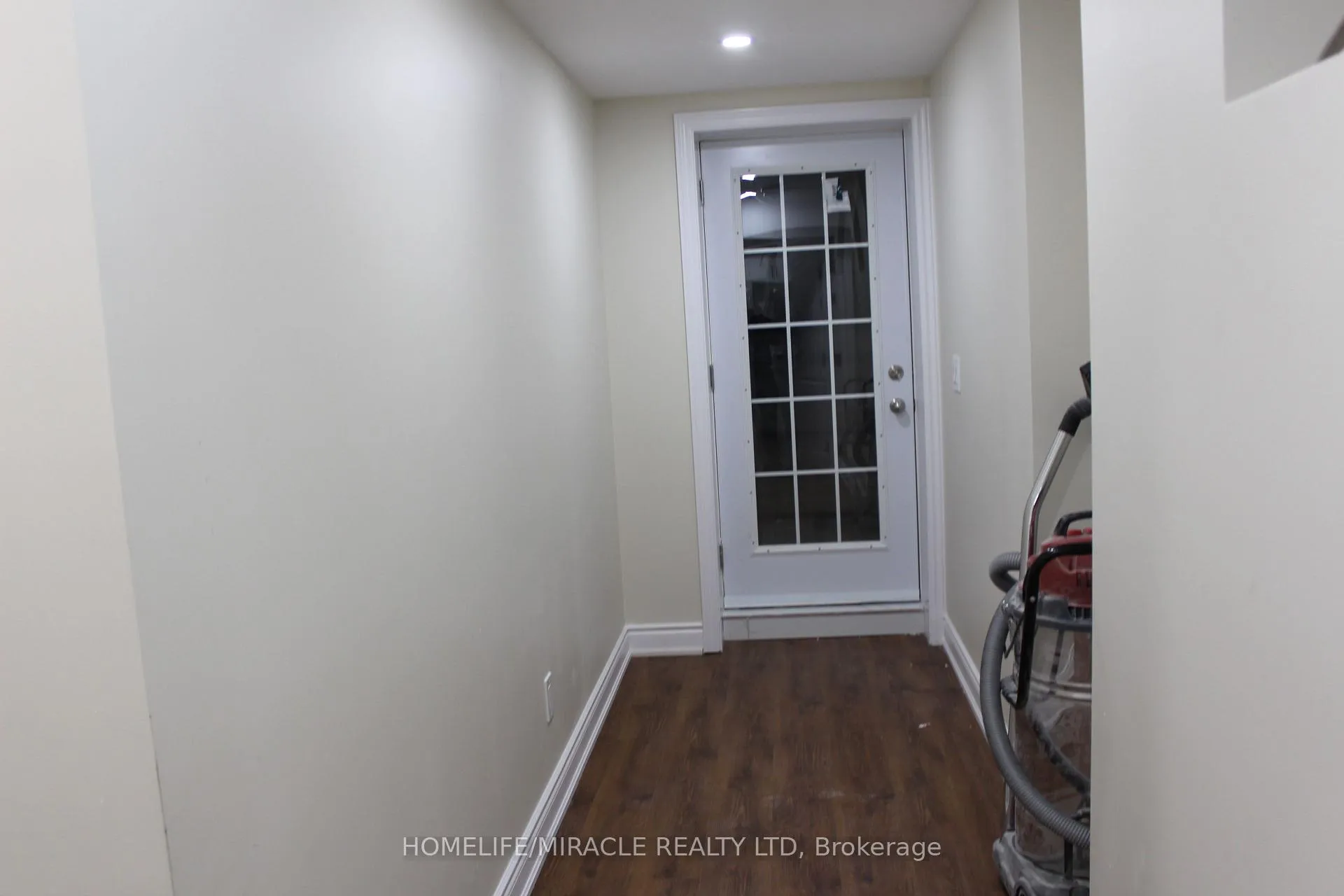 Photo 8 of Unit b, 323 Falling Green Crescent, Kitchener — HOMEH