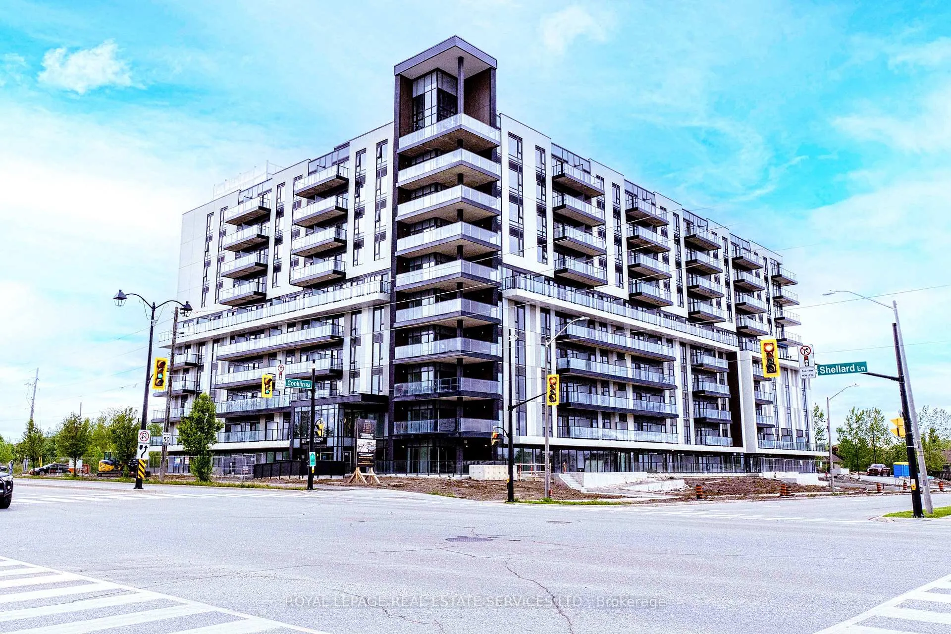 Front of Unit 714, 575 Conklin Road