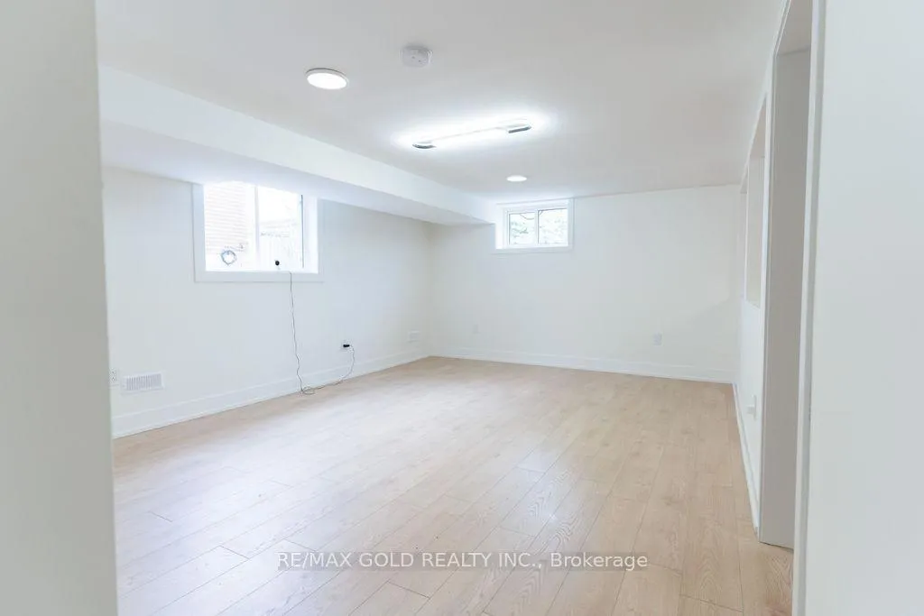 Photo 5 of Unit Bsmt, 54 Moxley Drive, Hamilton, Lisgar — HOMEH