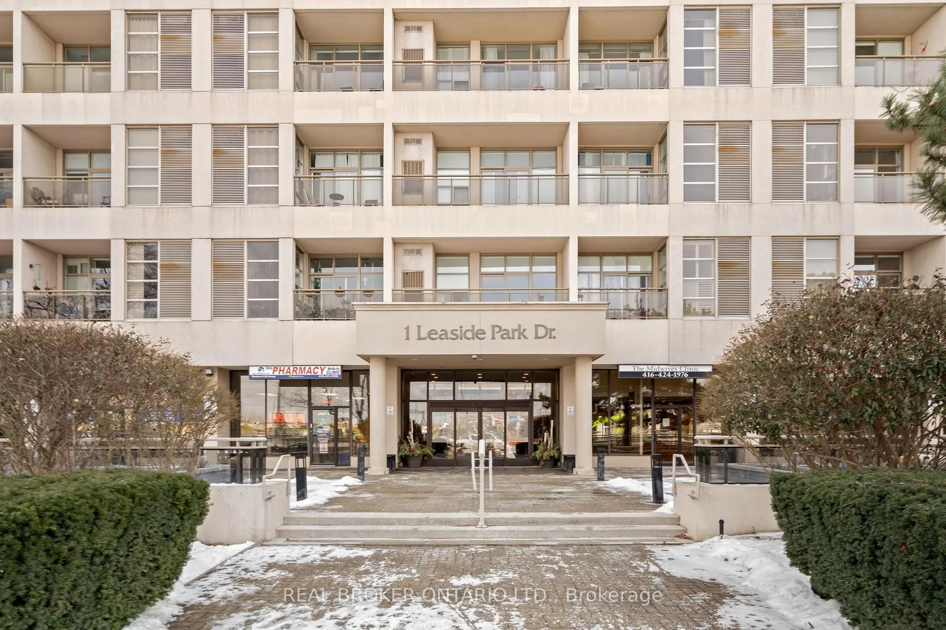 Front of Unit 404, 1 Leaside Park Drive