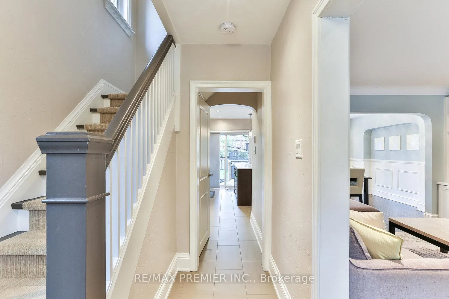 Photo 2 of 684 Eglinton Avenue E, Toronto, Leaside — HOMEH