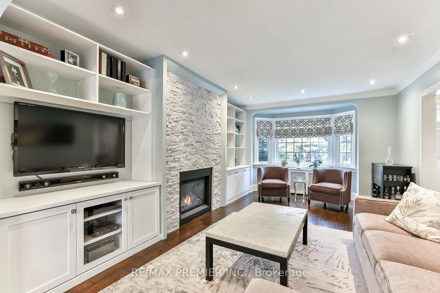 Photo 4 of 684 Eglinton Avenue E, Toronto, Leaside — HOMEH