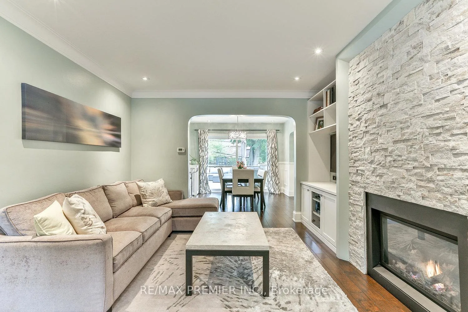 Photo 5 of 684 Eglinton Avenue E, Toronto, Leaside — HOMEH