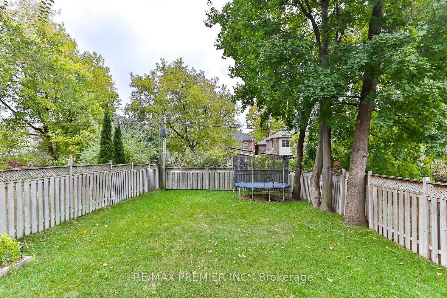 Photo 29 of 684 Eglinton Avenue E, Toronto, Leaside — HOMEH