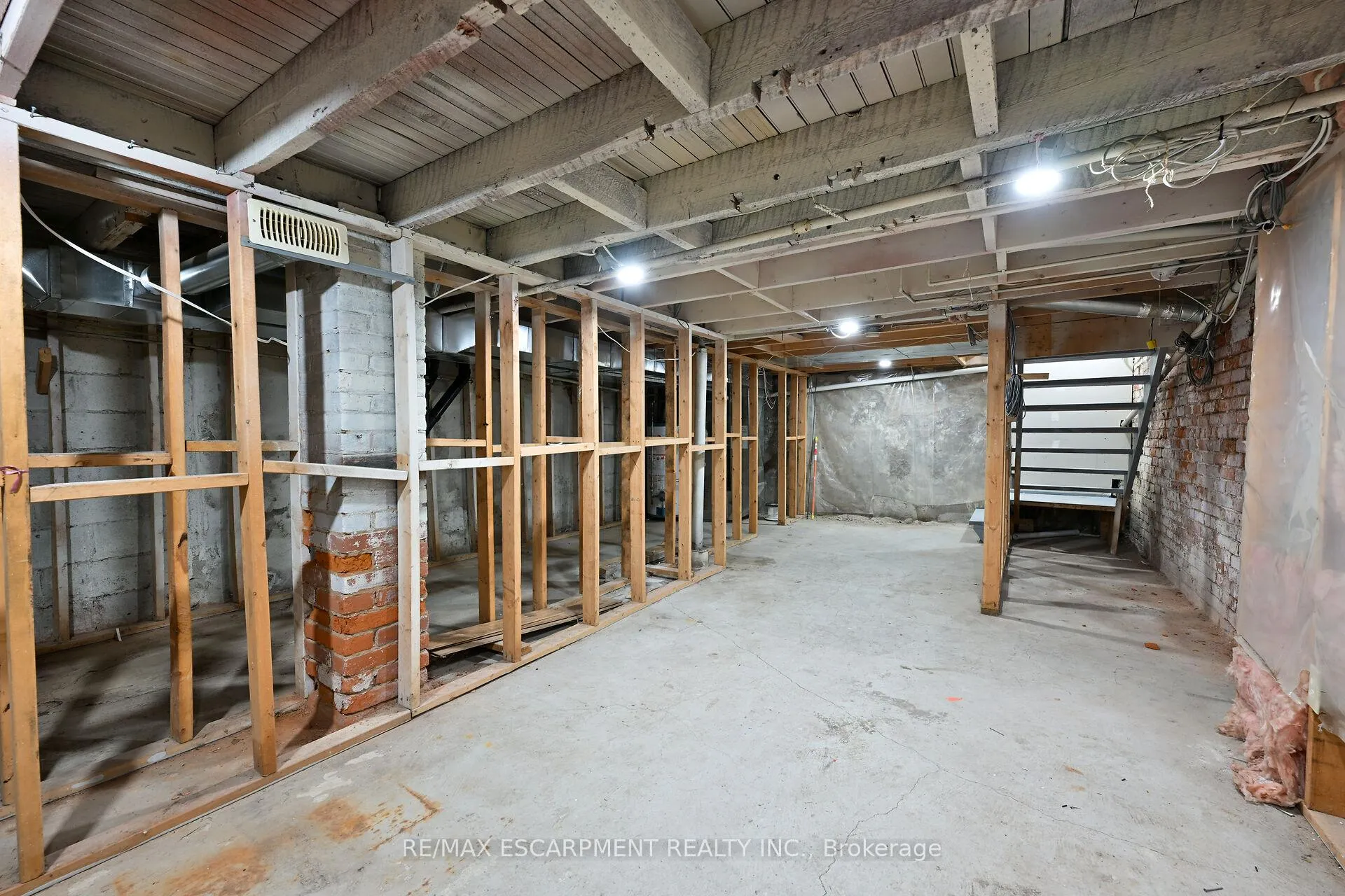 Photo 36 of 278 Hunter Street W, Hamilton, Kirkendall — HOMEH