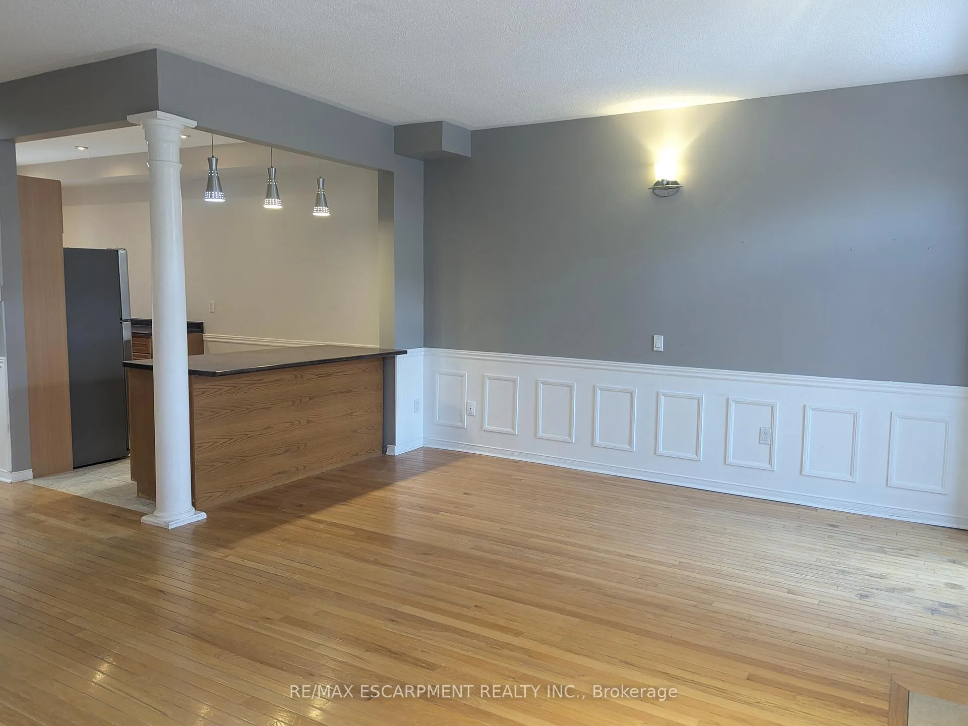 Photo 10 of 19 Stevenson Street, Hamilton, Ancaster — HOMEH