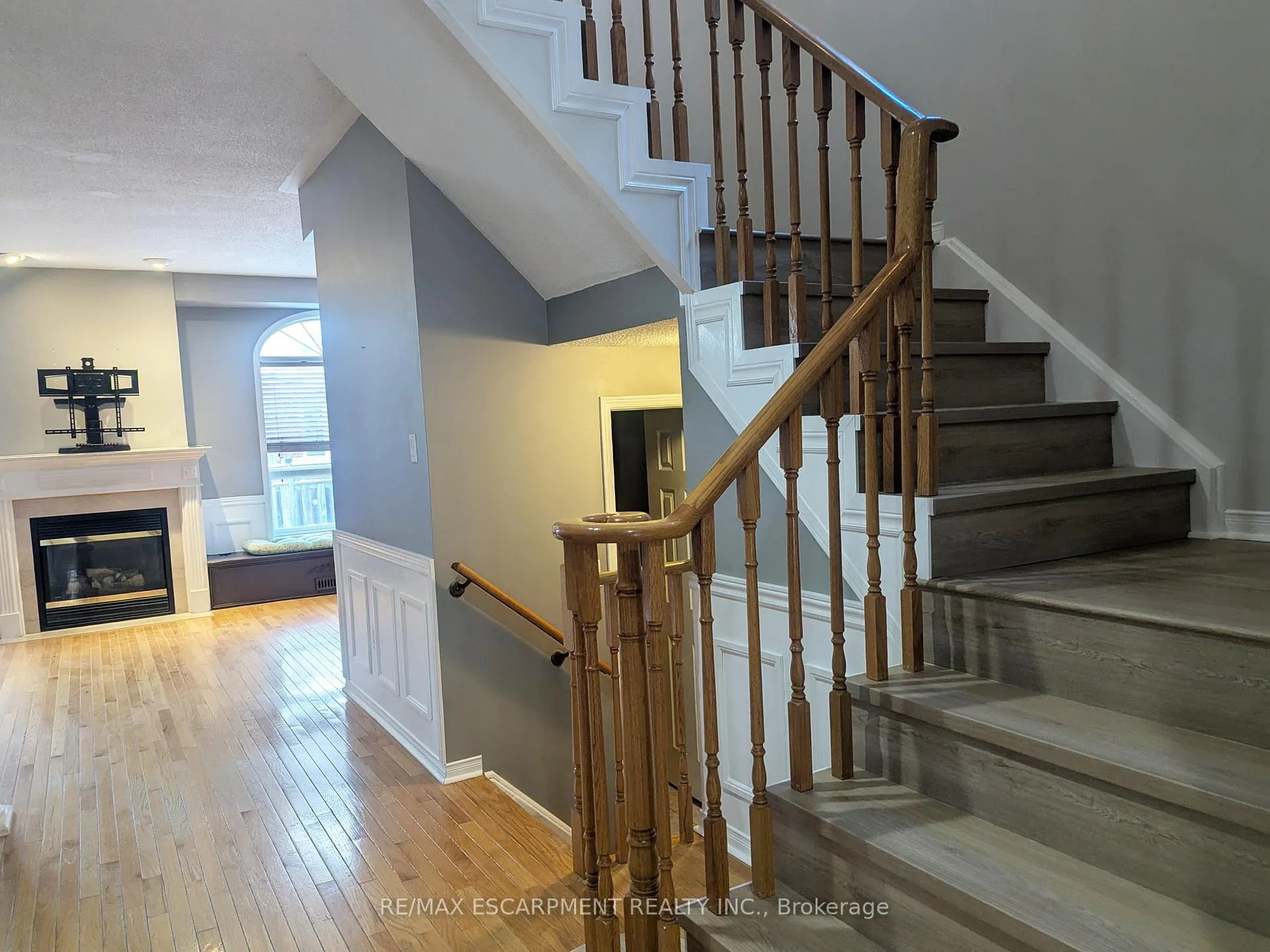 Photo 12 of 19 Stevenson Street, Hamilton, Ancaster — HOMEH