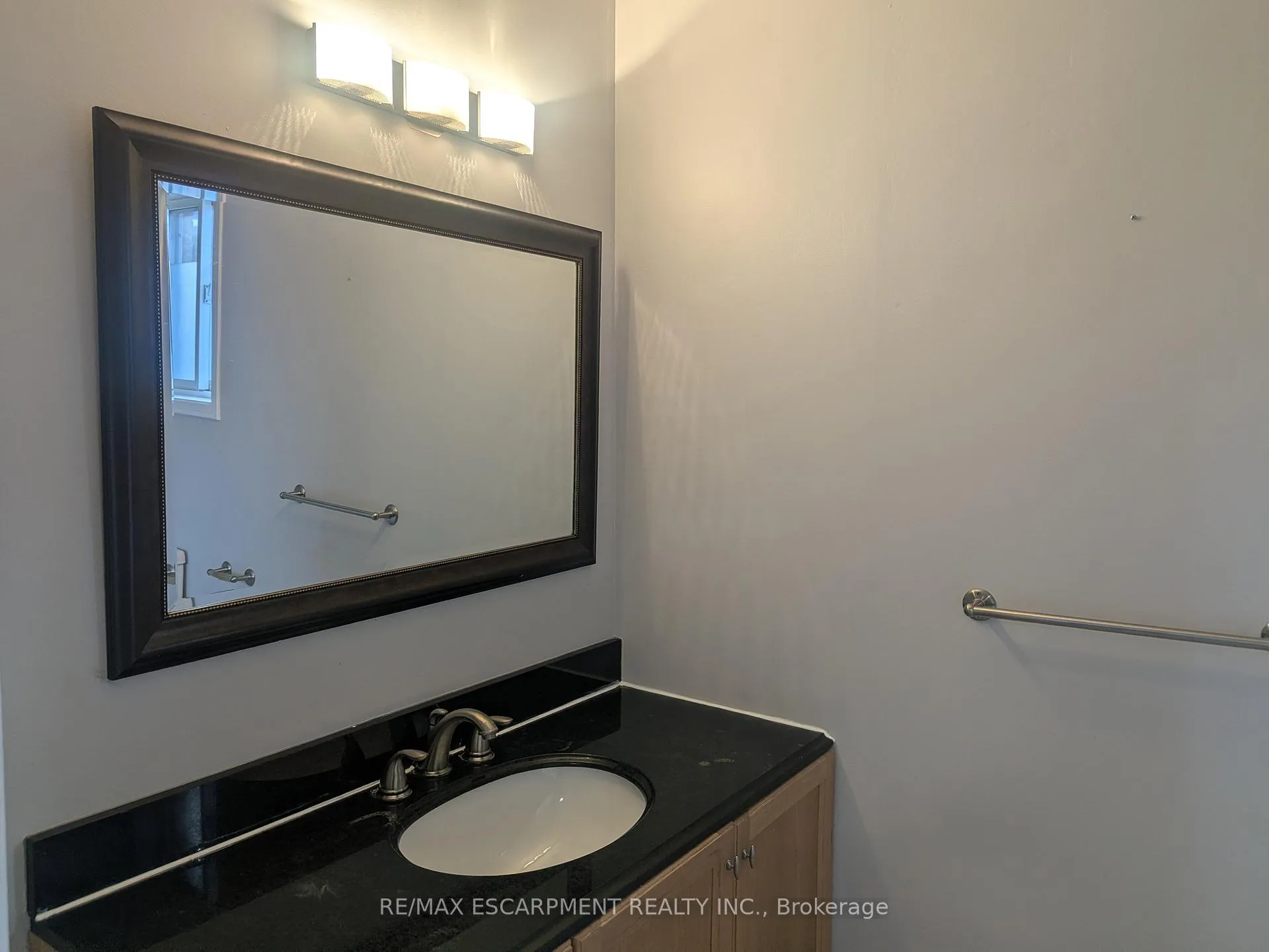 Photo 15 of 19 Stevenson Street, Hamilton, Ancaster — HOMEH