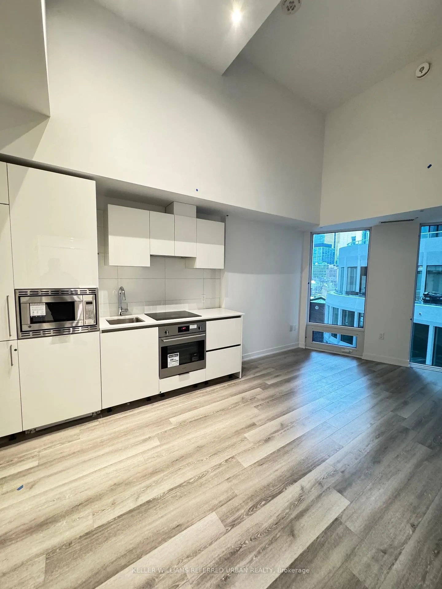 Photo 3 of Unit 605, 238 Simcoe Street, Toronto, Kensington-Chinatown — HOMEH