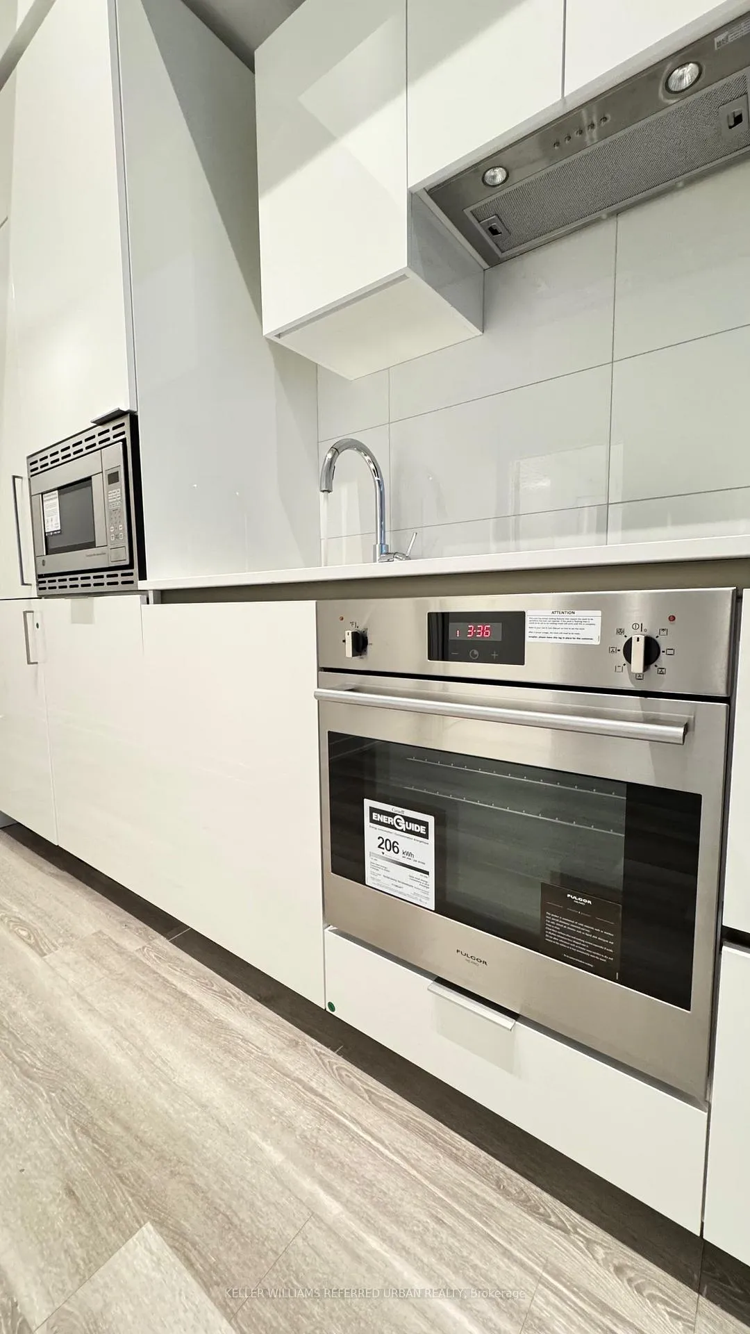 Photo 4 of Unit 605, 238 Simcoe Street, Toronto, Kensington-Chinatown — HOMEH
