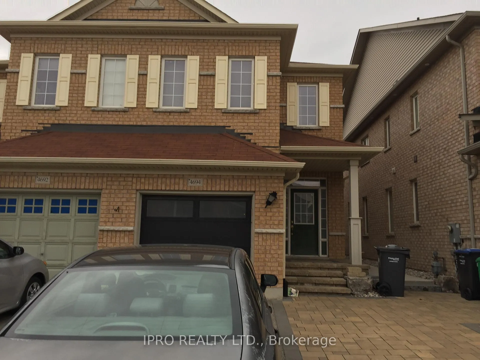 Front of 4694 Centretown Way
