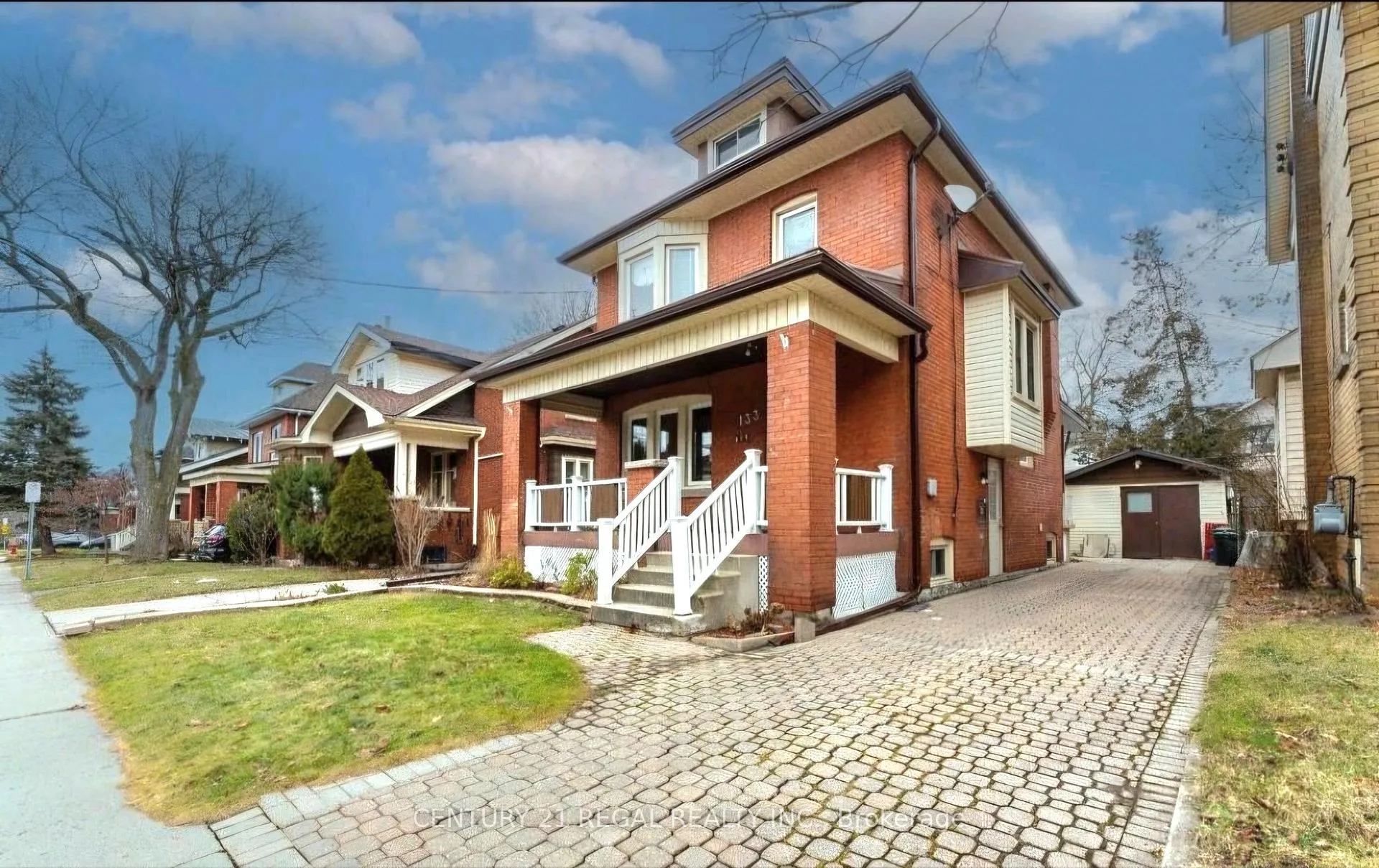 Front of Unit Upper, 133 Eastbourne Avenue