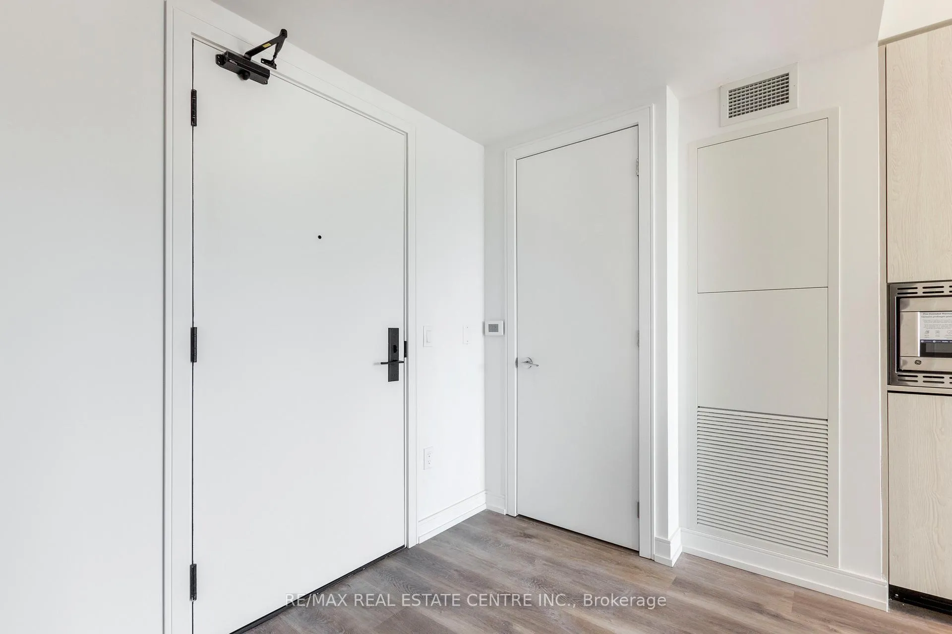 Photo 5 of Unit #331, 1 Jarvis Street, Hamilton, Beasley — HOMEH