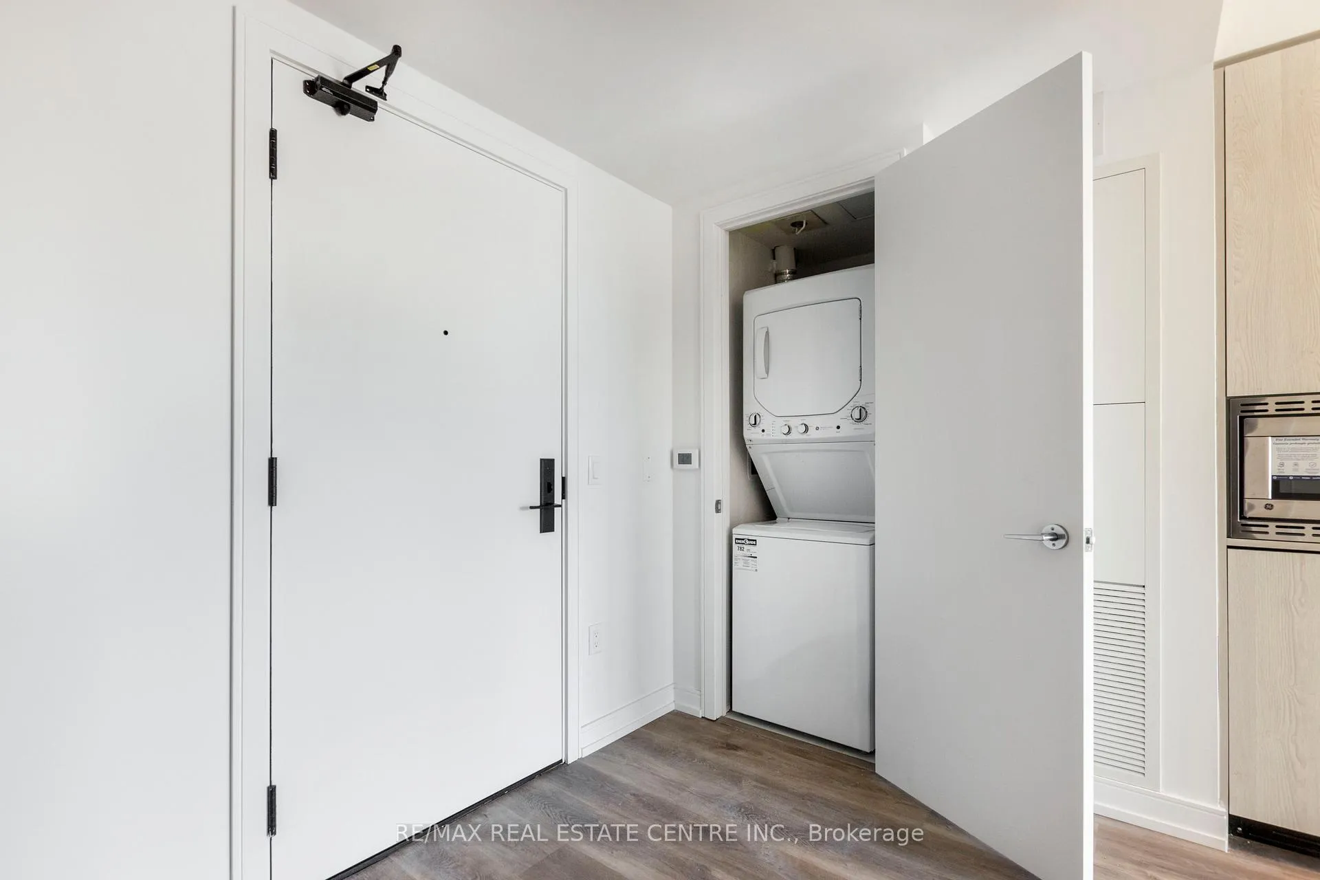 Photo 6 of Unit #331, 1 Jarvis Street, Hamilton, Beasley — HOMEH