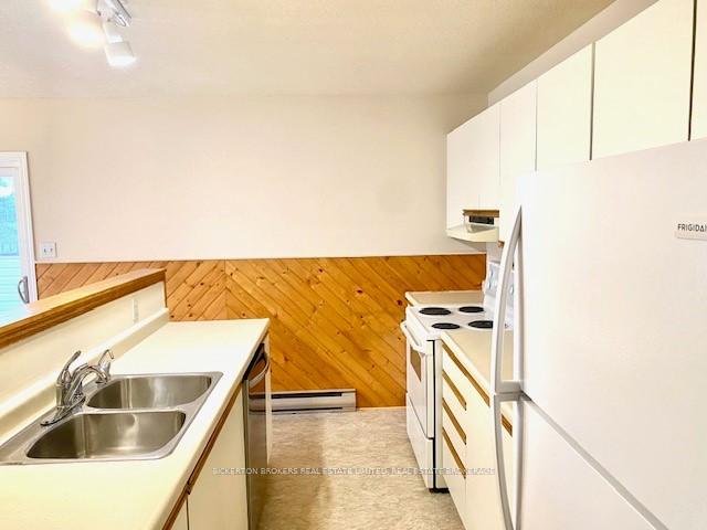 Photo 10 of 625 Queen Street, Gananoque — HOMEH