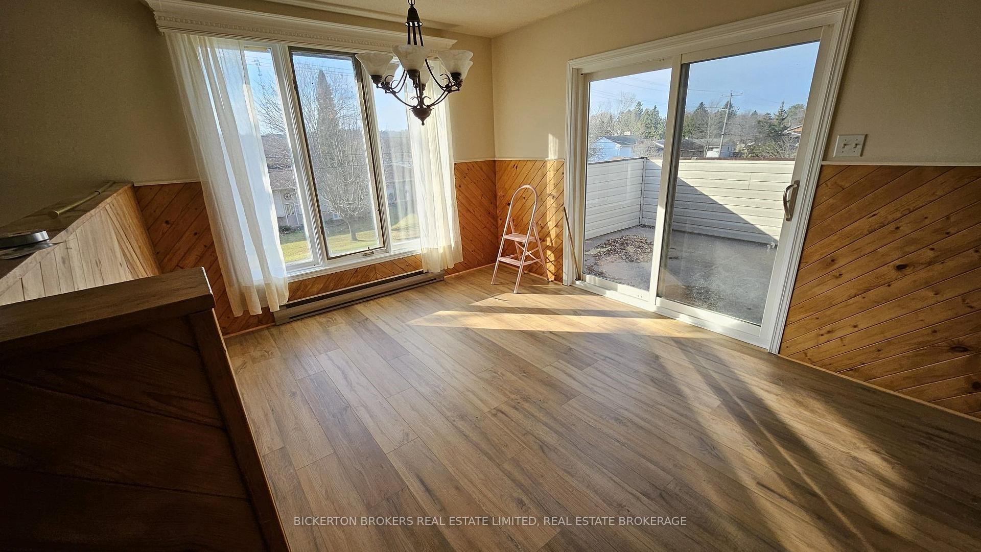 Photo 20 of 625 Queen Street, Gananoque — HOMEH