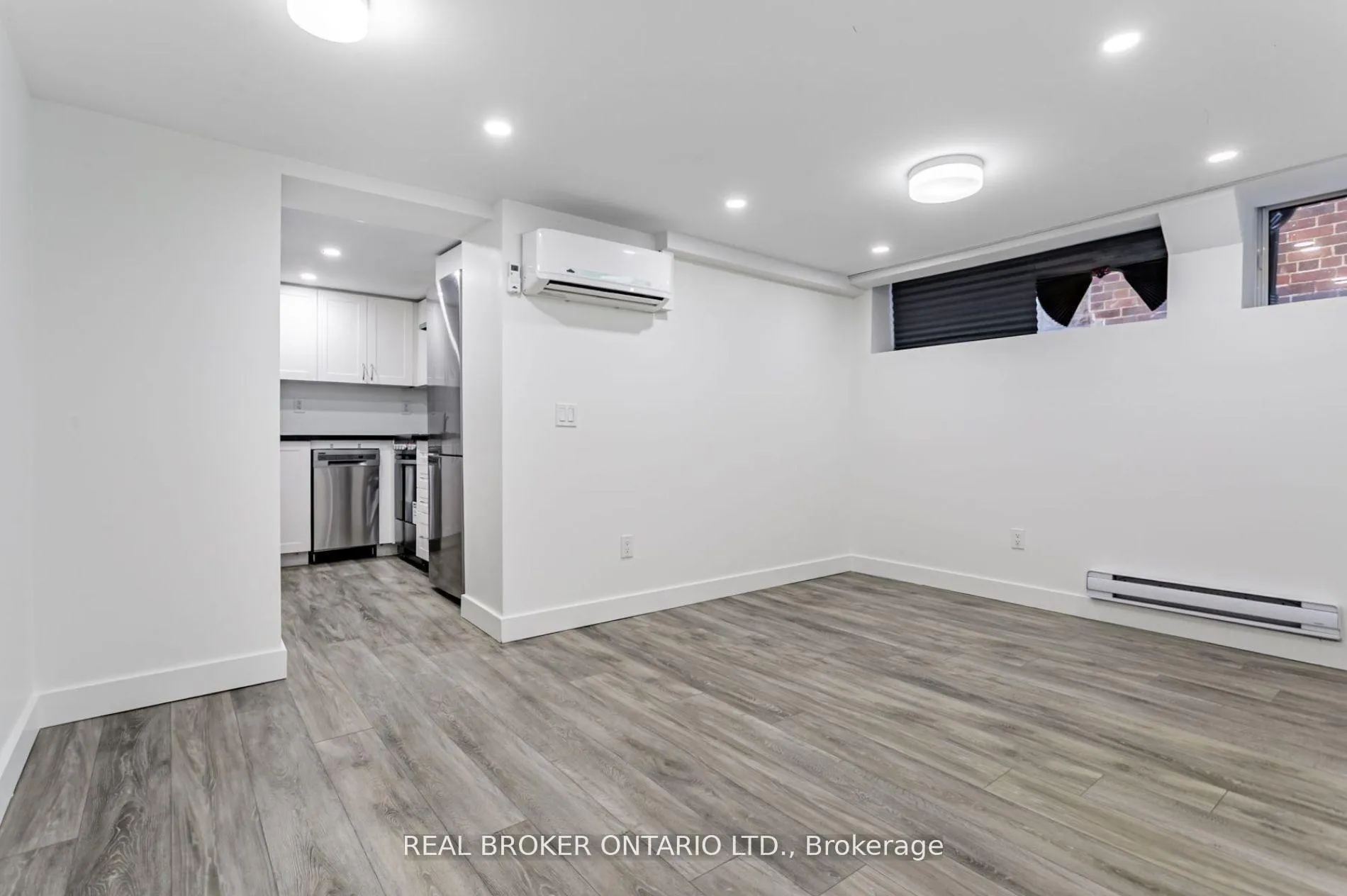 Photo 2 of Unit C, 1088 Avenue Road, Toronto, Lawrence Park South — HOMEH