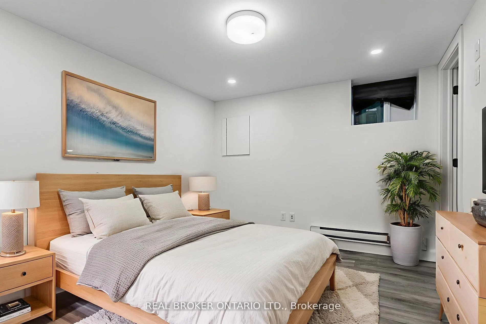 Photo 7 of Unit C, 1088 Avenue Road, Toronto, Lawrence Park South — HOMEH