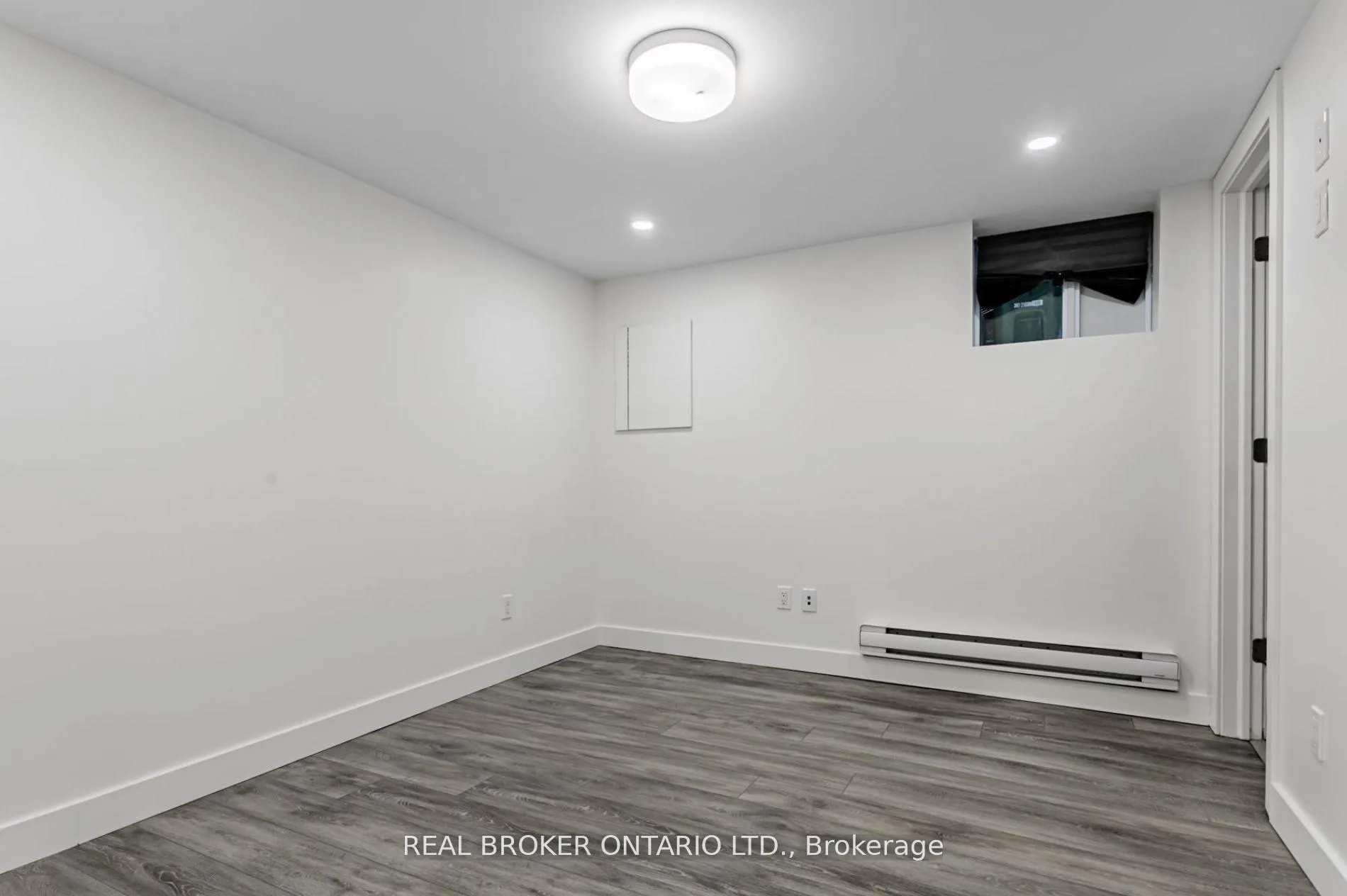 Photo 8 of Unit C, 1088 Avenue Road, Toronto, Lawrence Park South — HOMEH