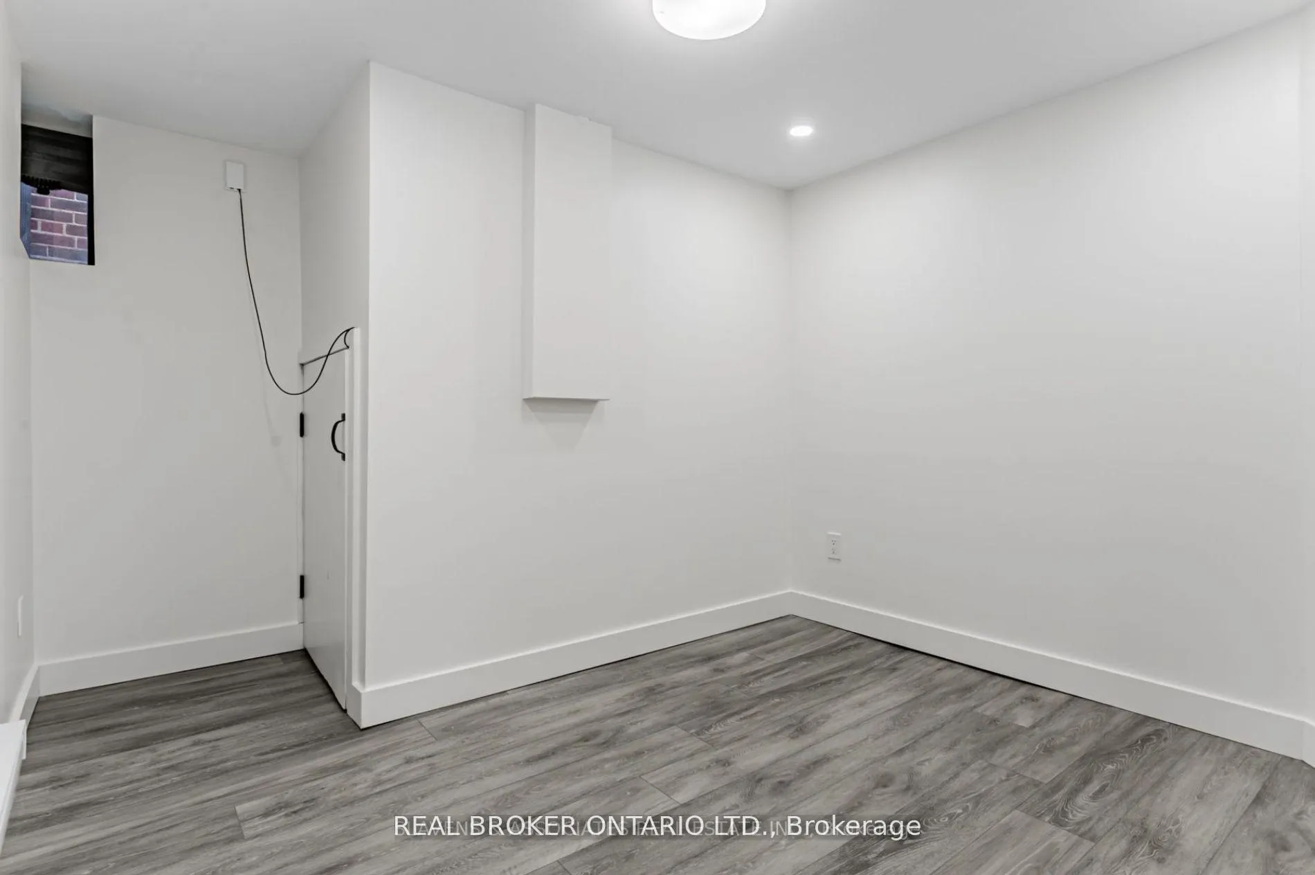 Photo 12 of Unit C, 1088 Avenue Road, Toronto, Lawrence Park South — HOMEH
