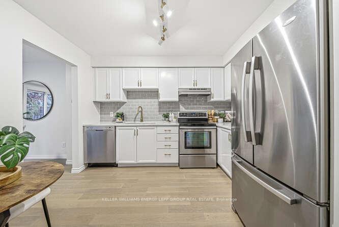 Photo 8 of 60 Galbraith Court, Clarington, Bowmanville — HOMEH