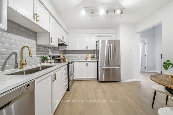 Photo 10 of 60 Galbraith Court, Clarington, Bowmanville — HOMEH