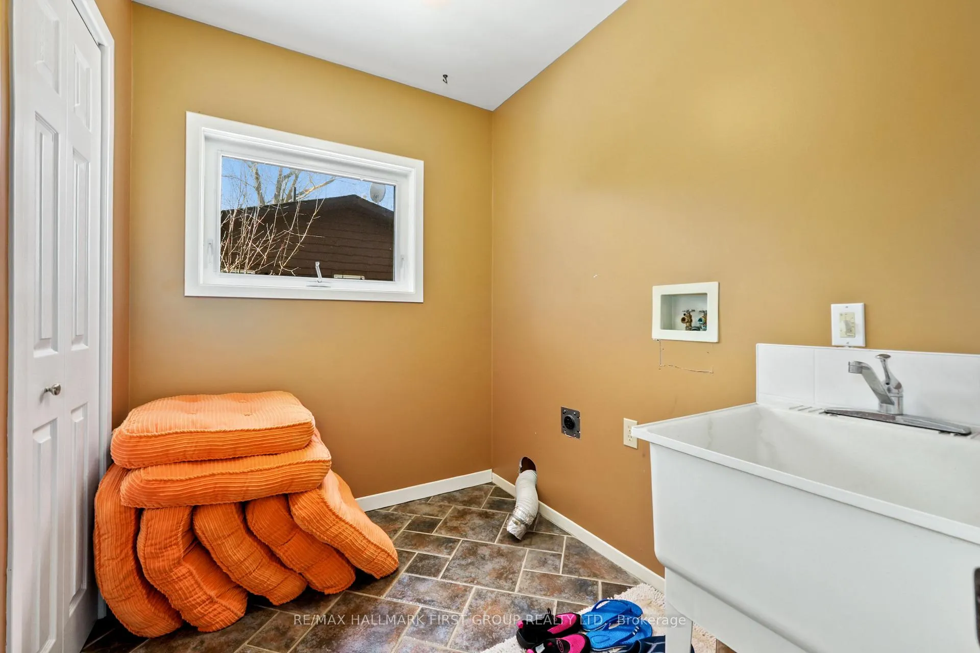 Photo 17 of Unit 6, 5374 Close Point Road, Hamilton Township, Rural Hamilton — HOMEH