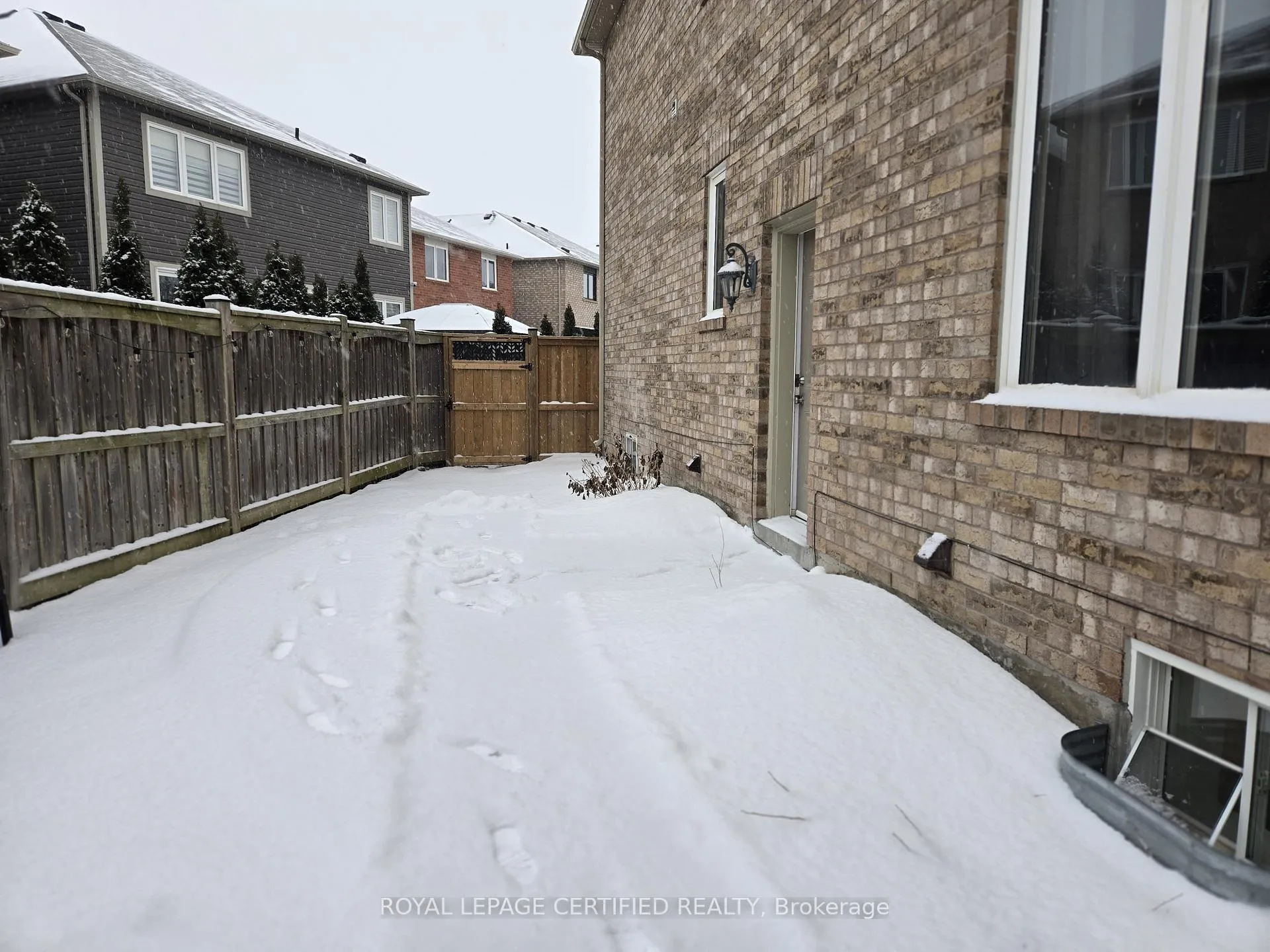 Photo 4 of Unit BASEMENT, 974 Seivert Place, Milton, Harrison — HOMEH