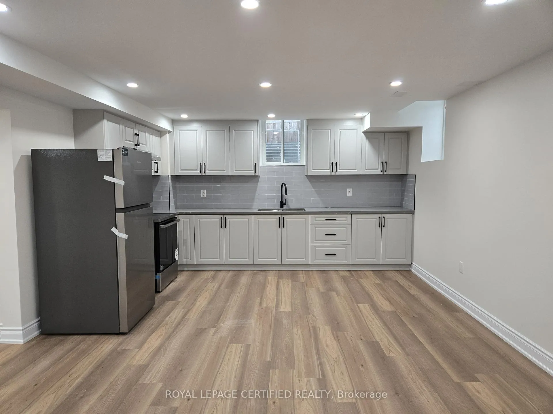 Photo 14 of Unit BASEMENT, 974 Seivert Place, Milton, Harrison — HOMEH