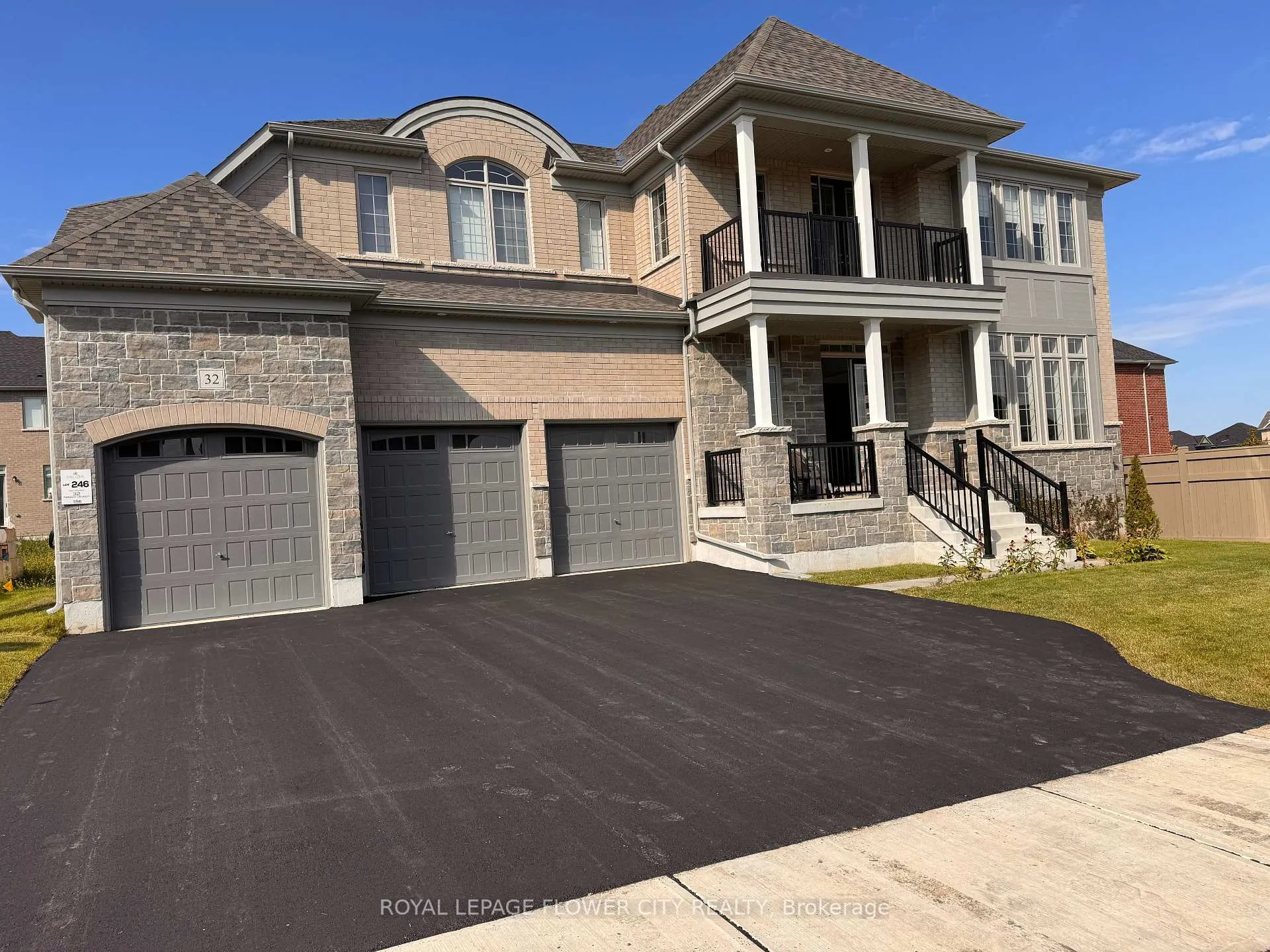 Front of 32 Twinleaf Crescent