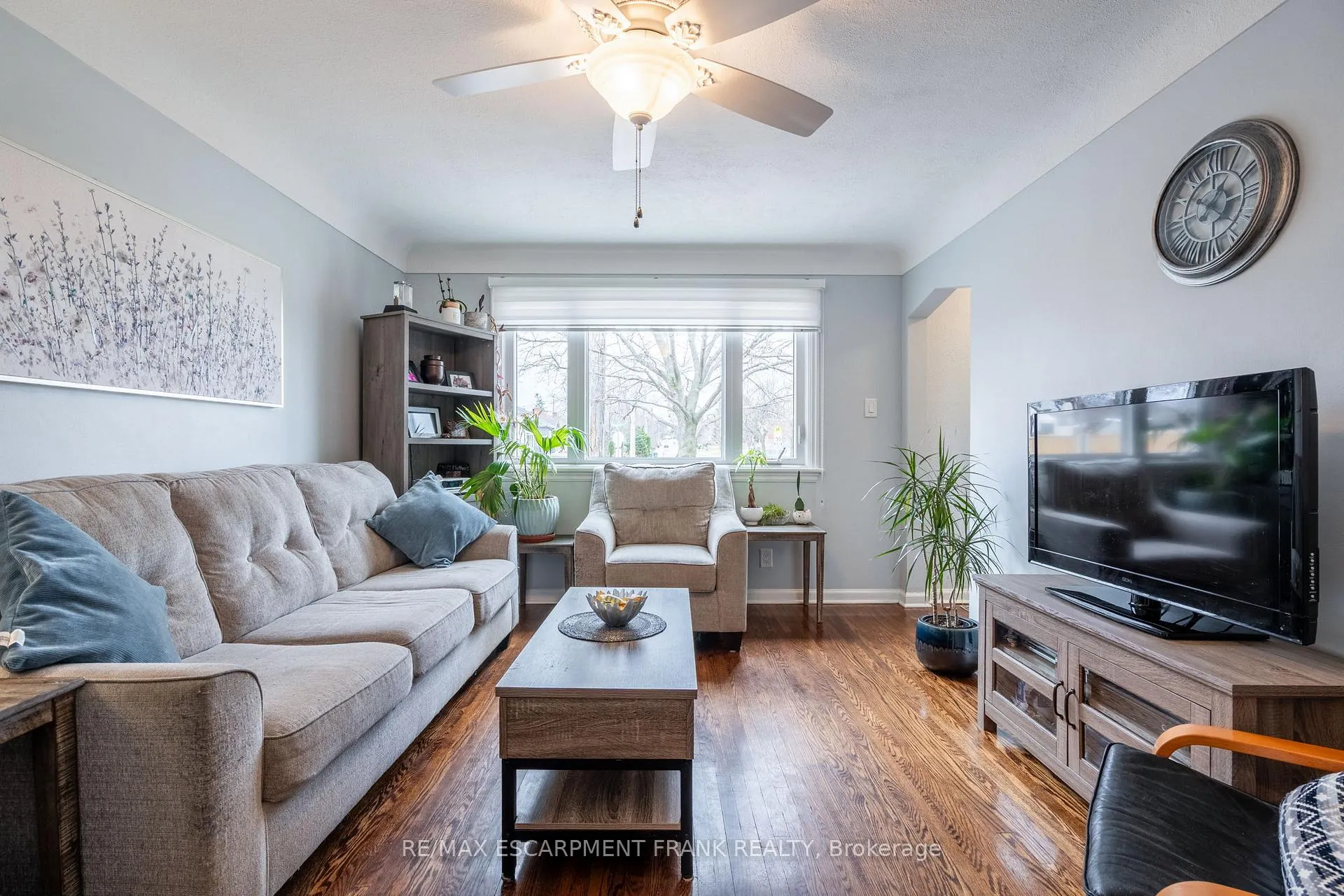 Photo 11 of 1061 Central Avenue, Hamilton, Bartonville — HOMEH