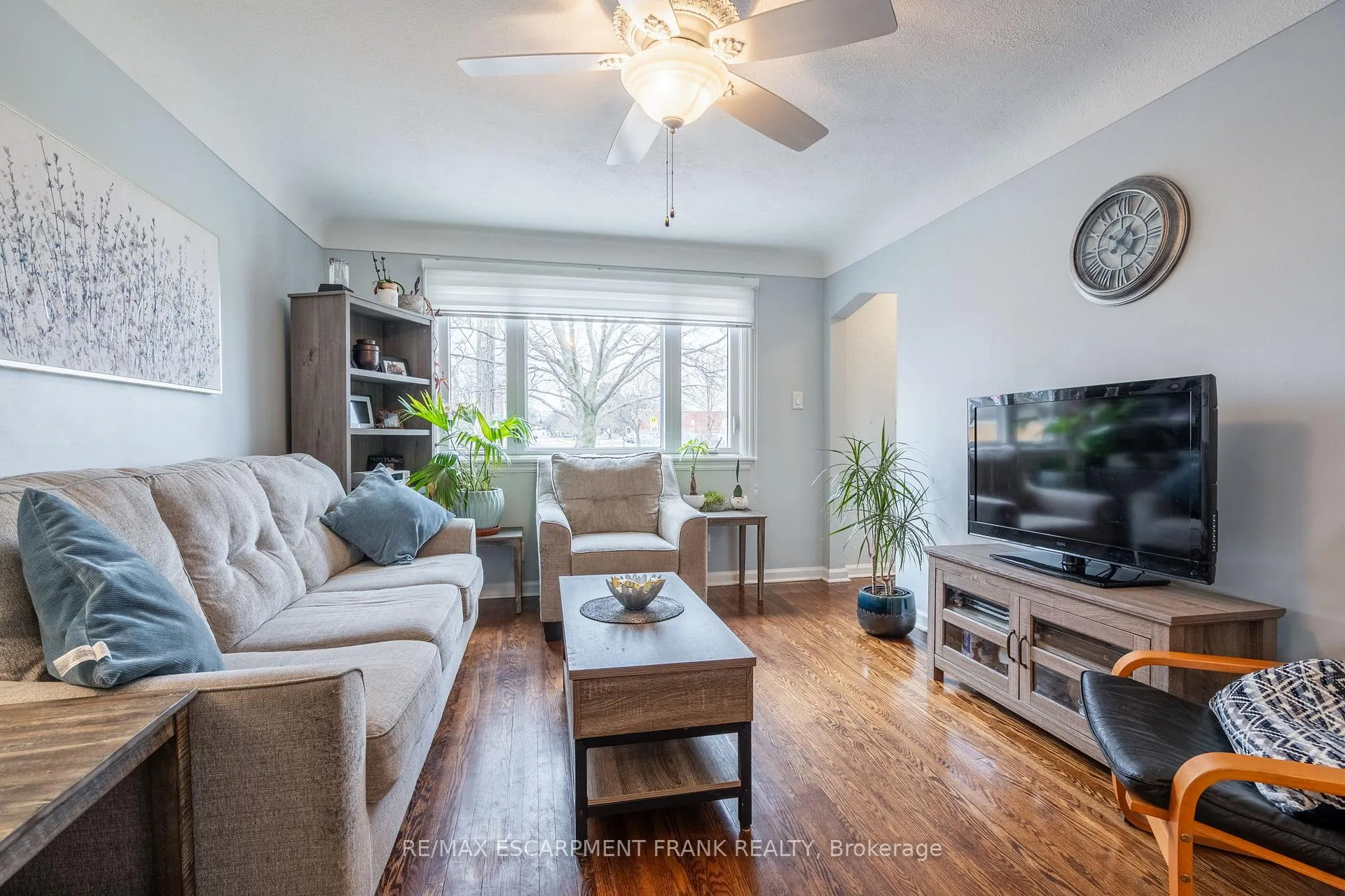 Photo 12 of 1061 Central Avenue, Hamilton, Bartonville — HOMEH