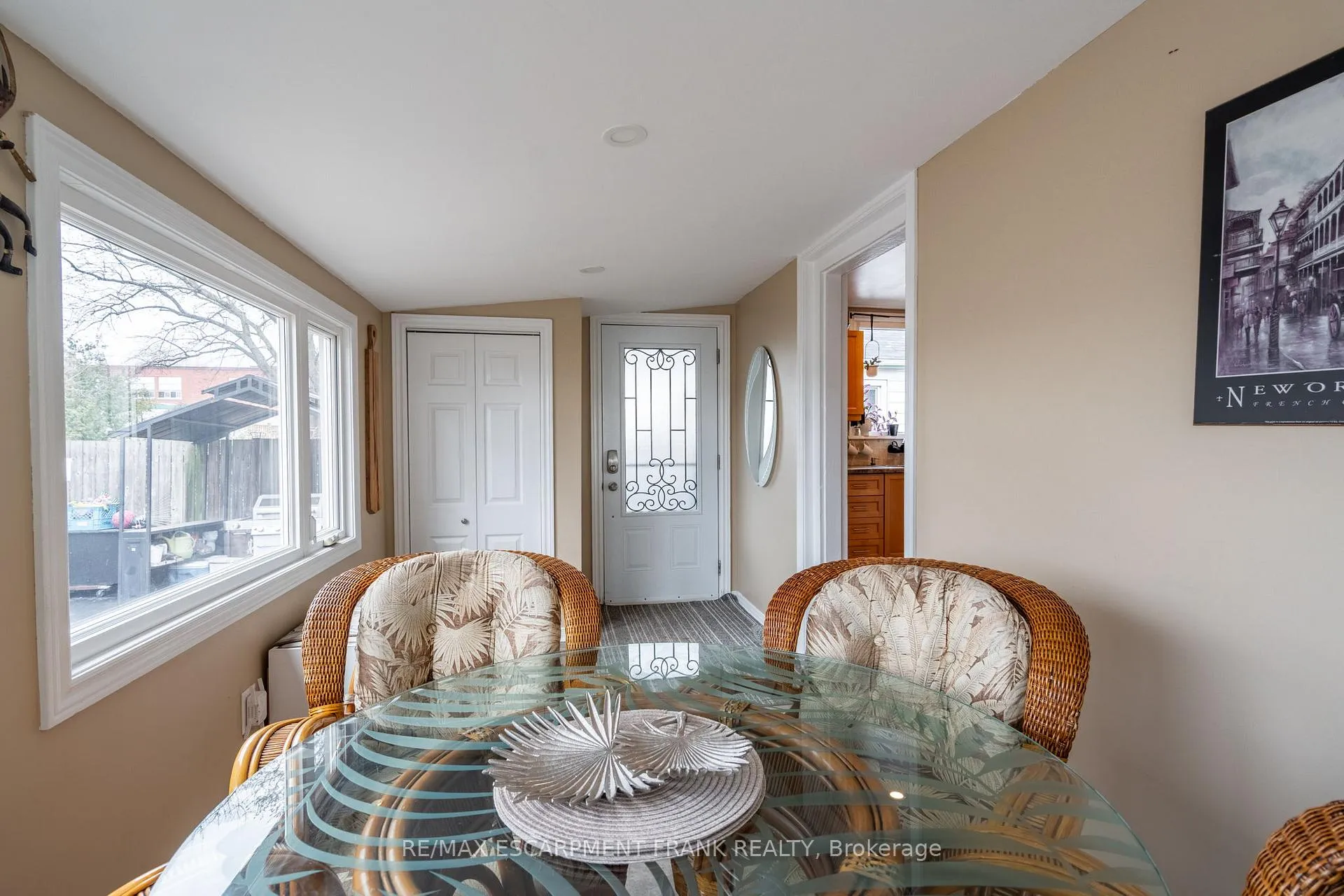 Photo 24 of 1061 Central Avenue, Hamilton, Bartonville — HOMEH
