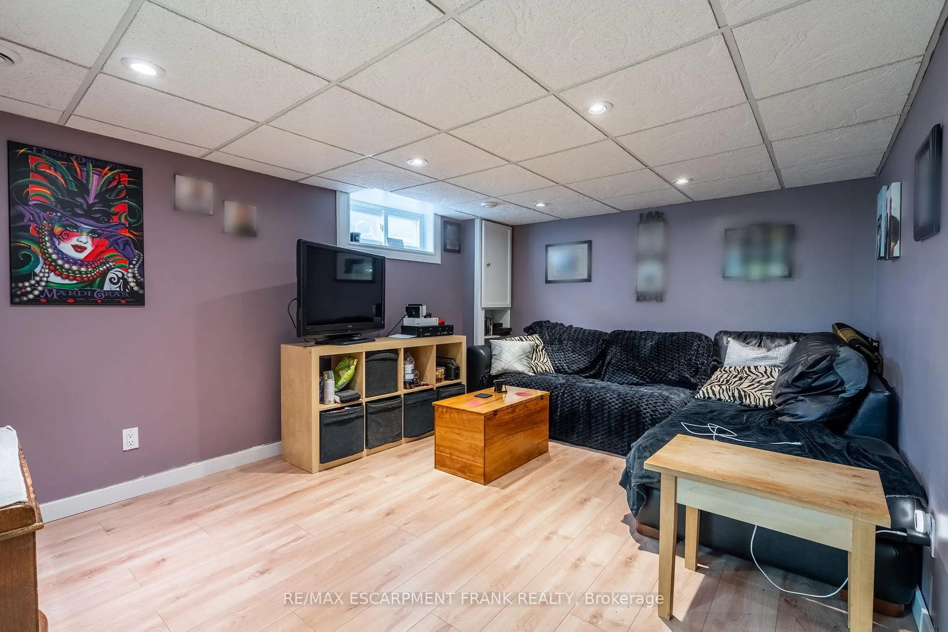 Photo 25 of 1061 Central Avenue, Hamilton, Bartonville — HOMEH