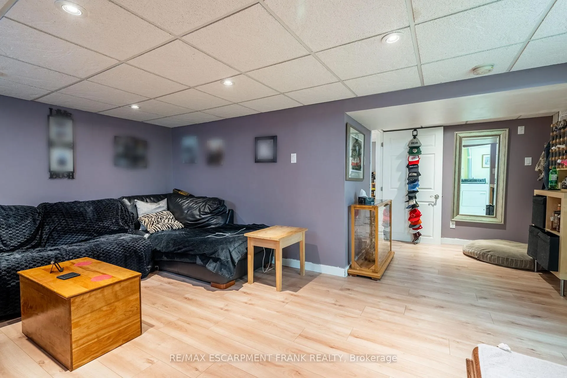 Photo 26 of 1061 Central Avenue, Hamilton, Bartonville — HOMEH