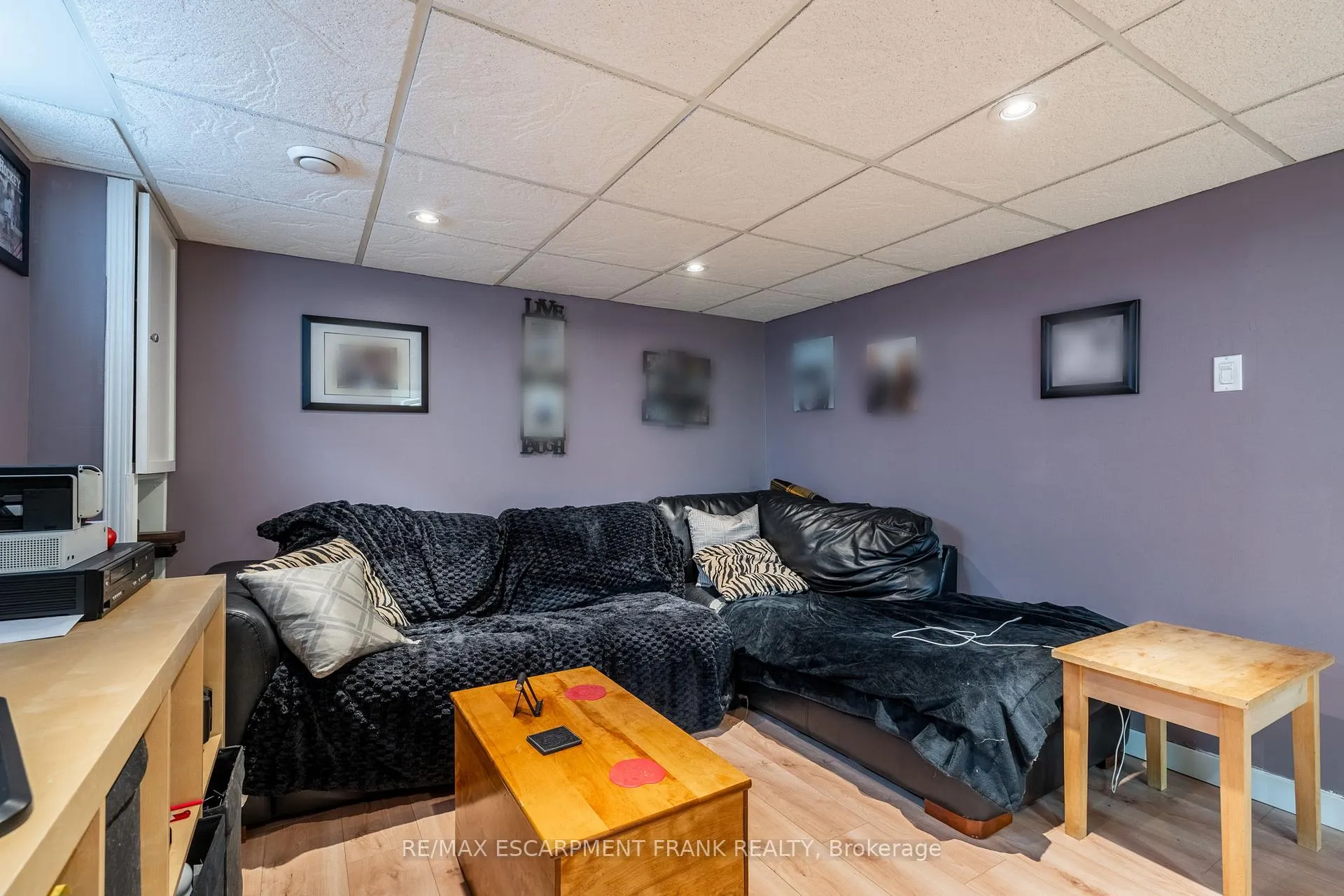 Photo 27 of 1061 Central Avenue, Hamilton, Bartonville — HOMEH