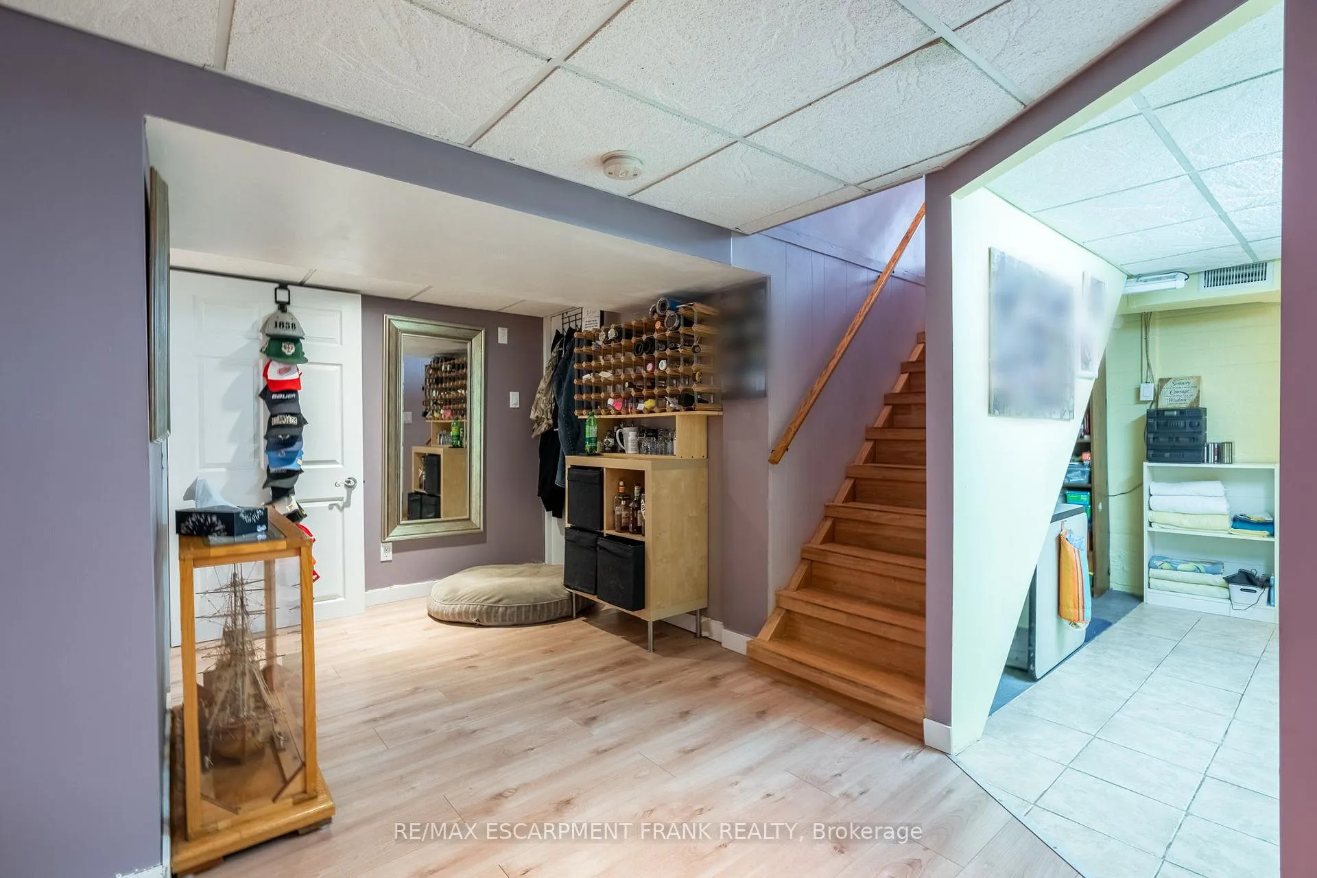 Photo 29 of 1061 Central Avenue, Hamilton, Bartonville — HOMEH