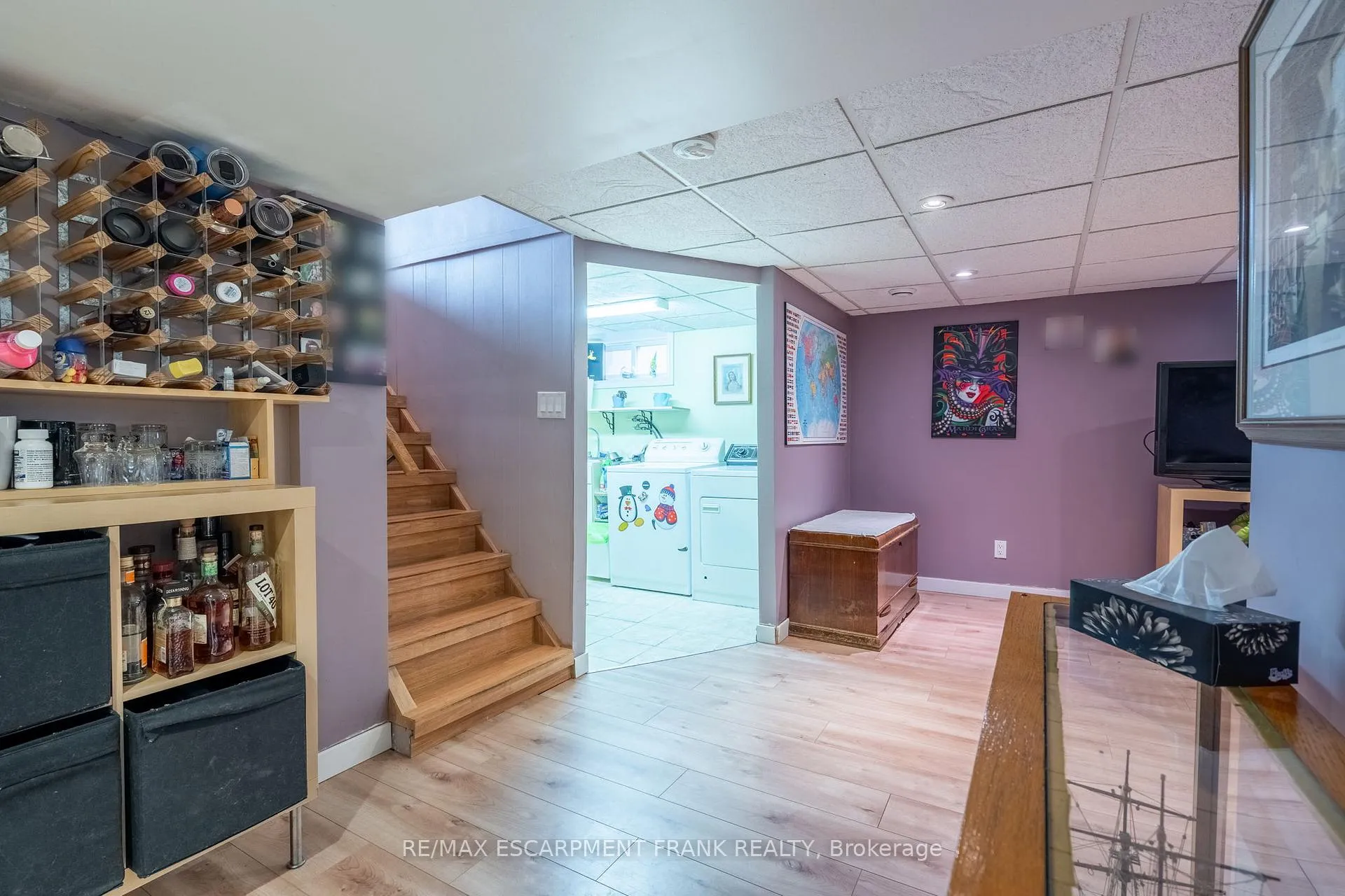 Photo 30 of 1061 Central Avenue, Hamilton, Bartonville — HOMEH