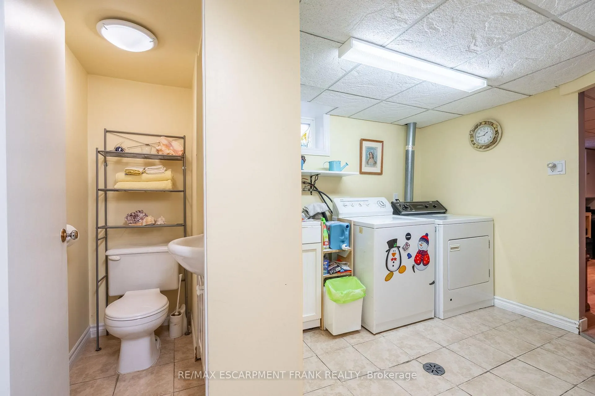 Photo 34 of 1061 Central Avenue, Hamilton, Bartonville — HOMEH