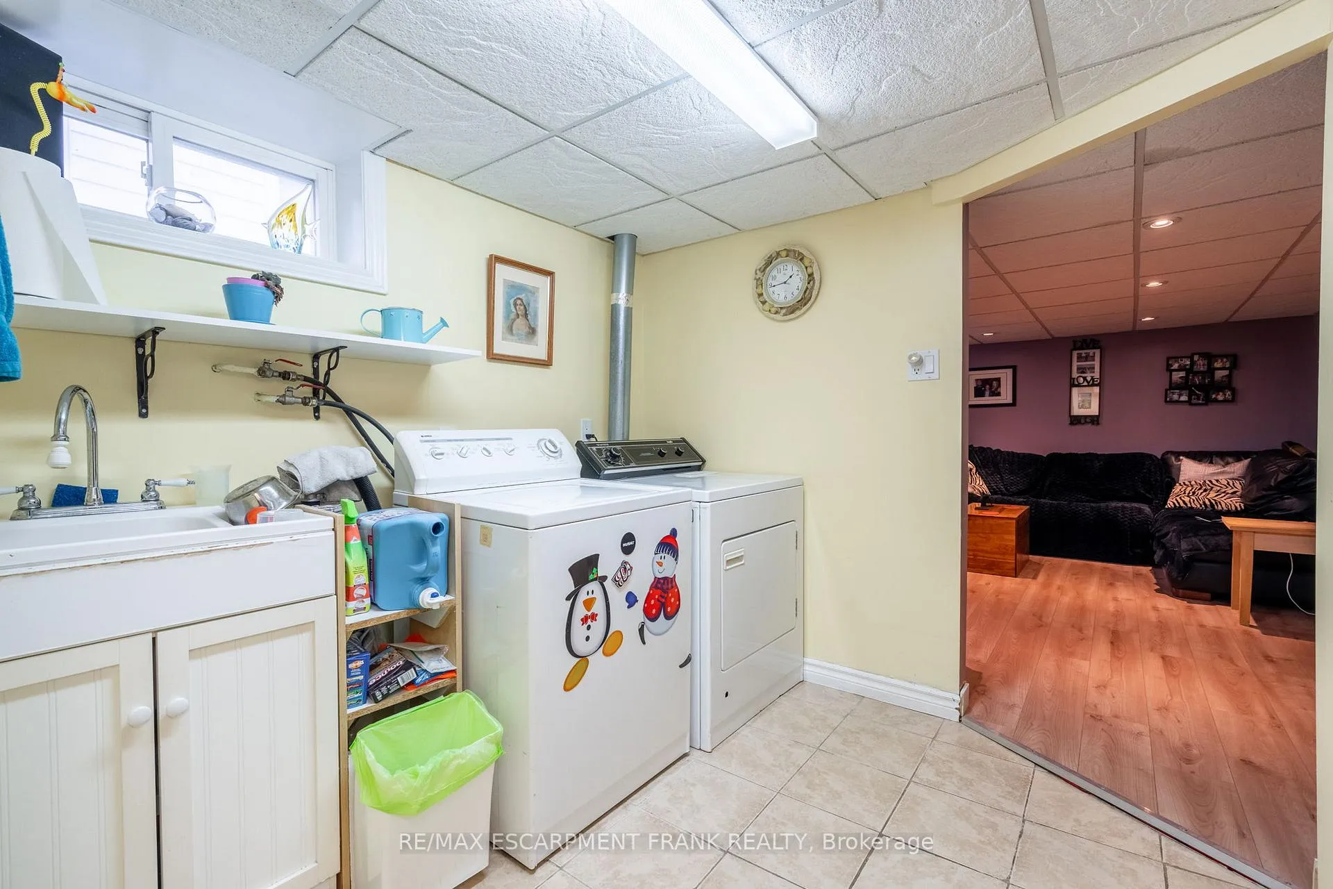 Photo 35 of 1061 Central Avenue, Hamilton, Bartonville — HOMEH